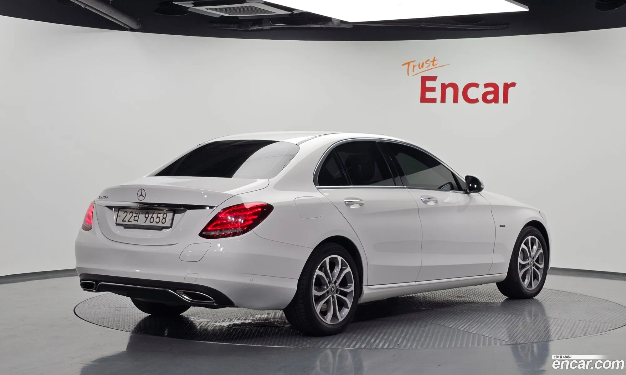 Mercedes-Benz C-Class W205 2018 — 9