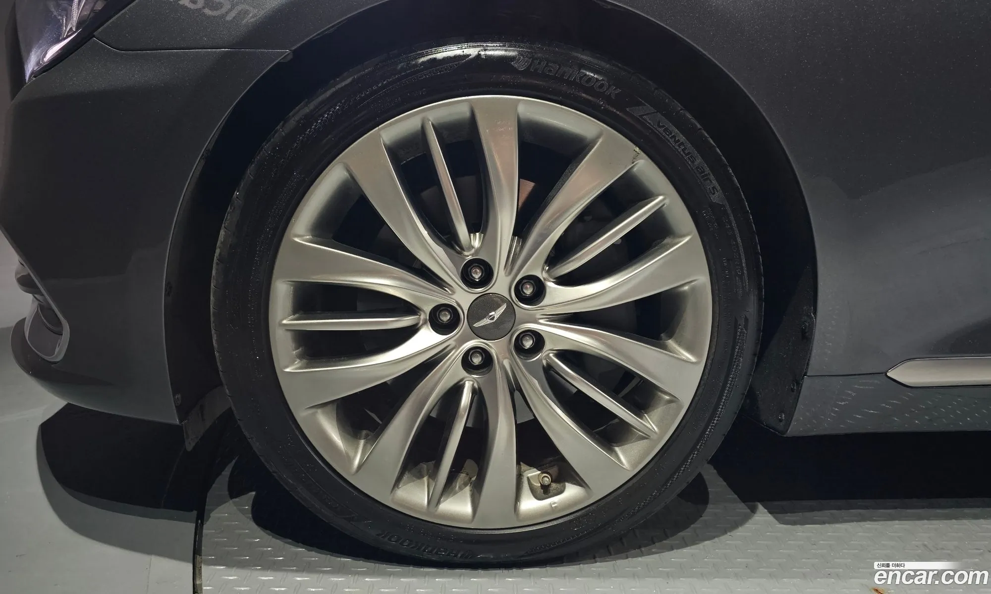 Genesis G80 2017 — 36