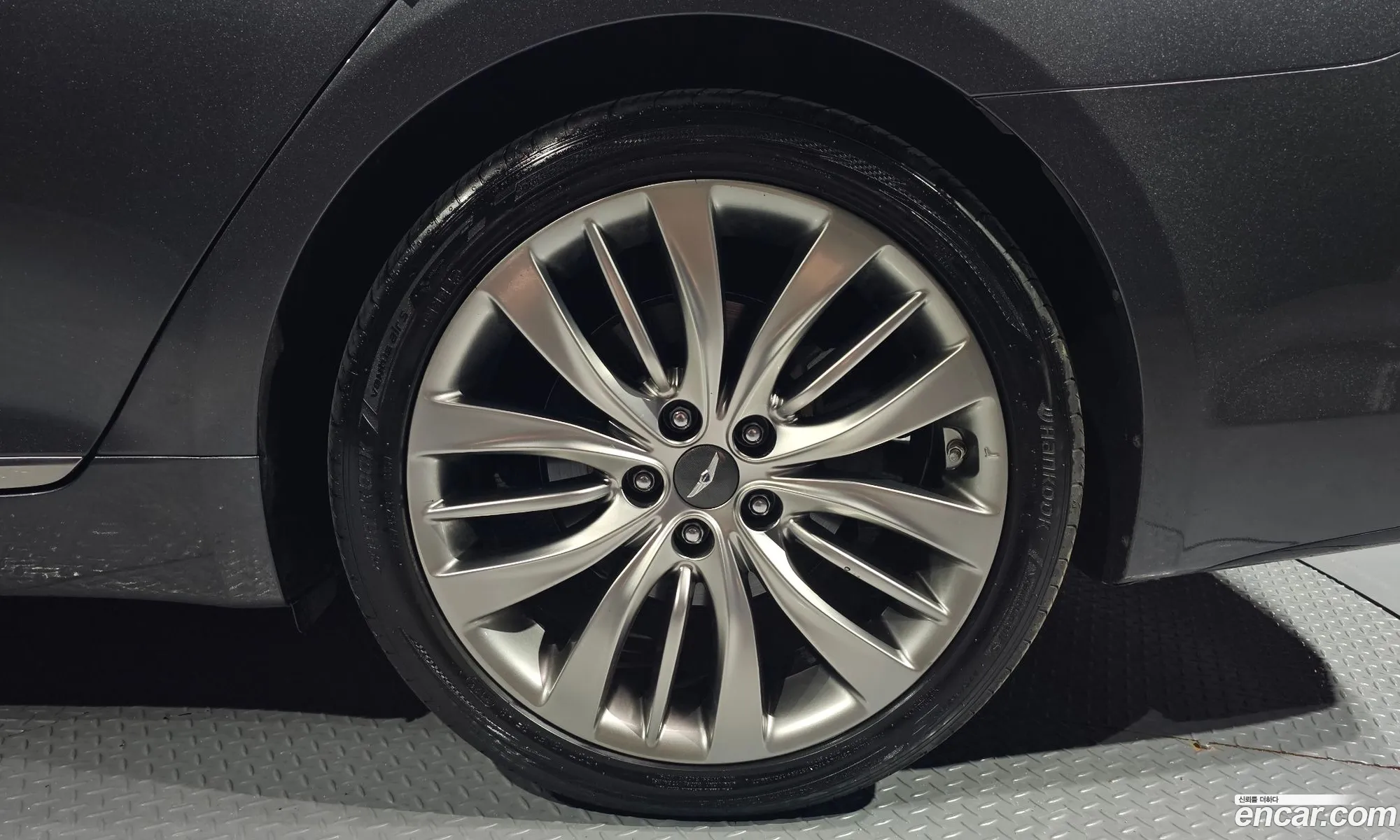 Genesis G80 2017 — 41