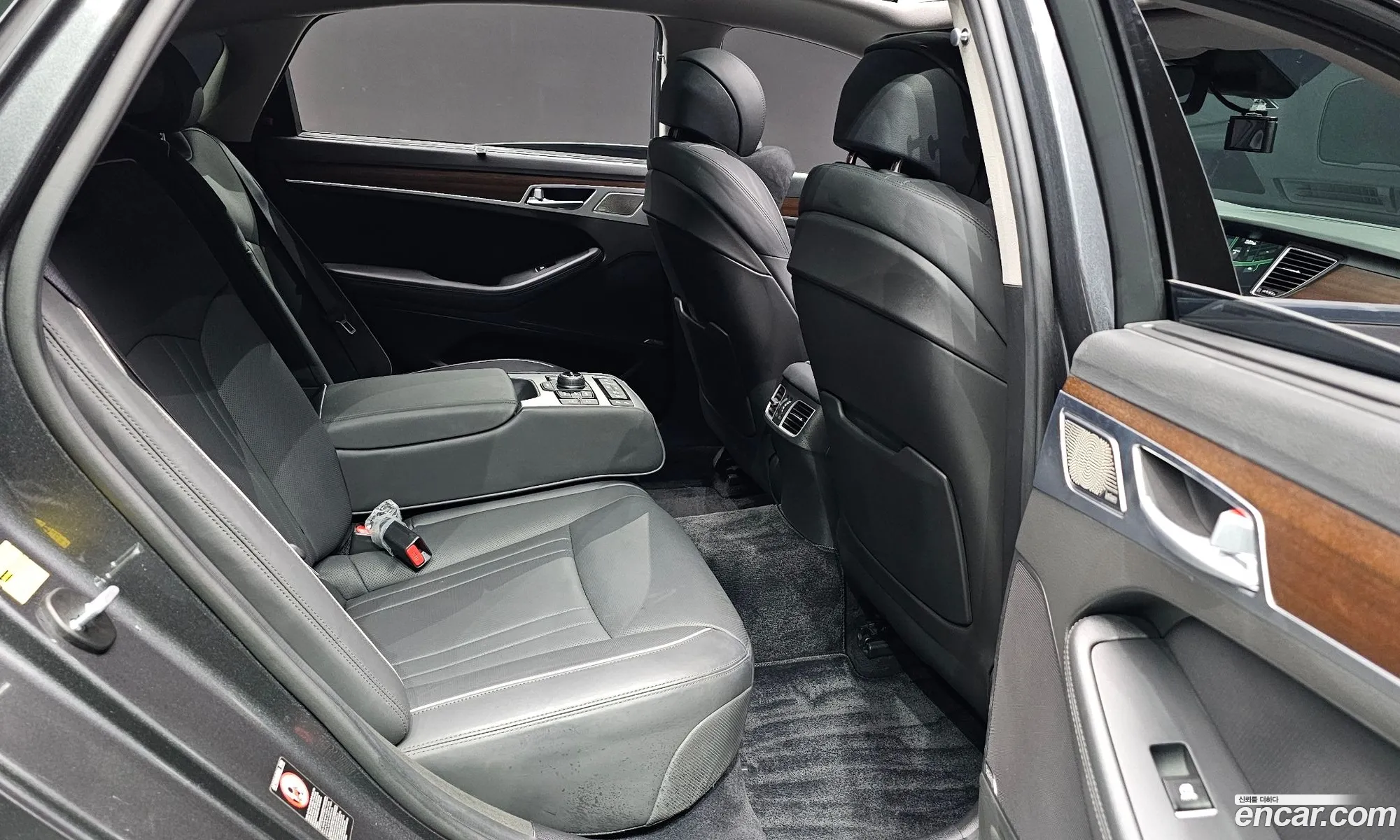 Genesis G80 2017 — 35