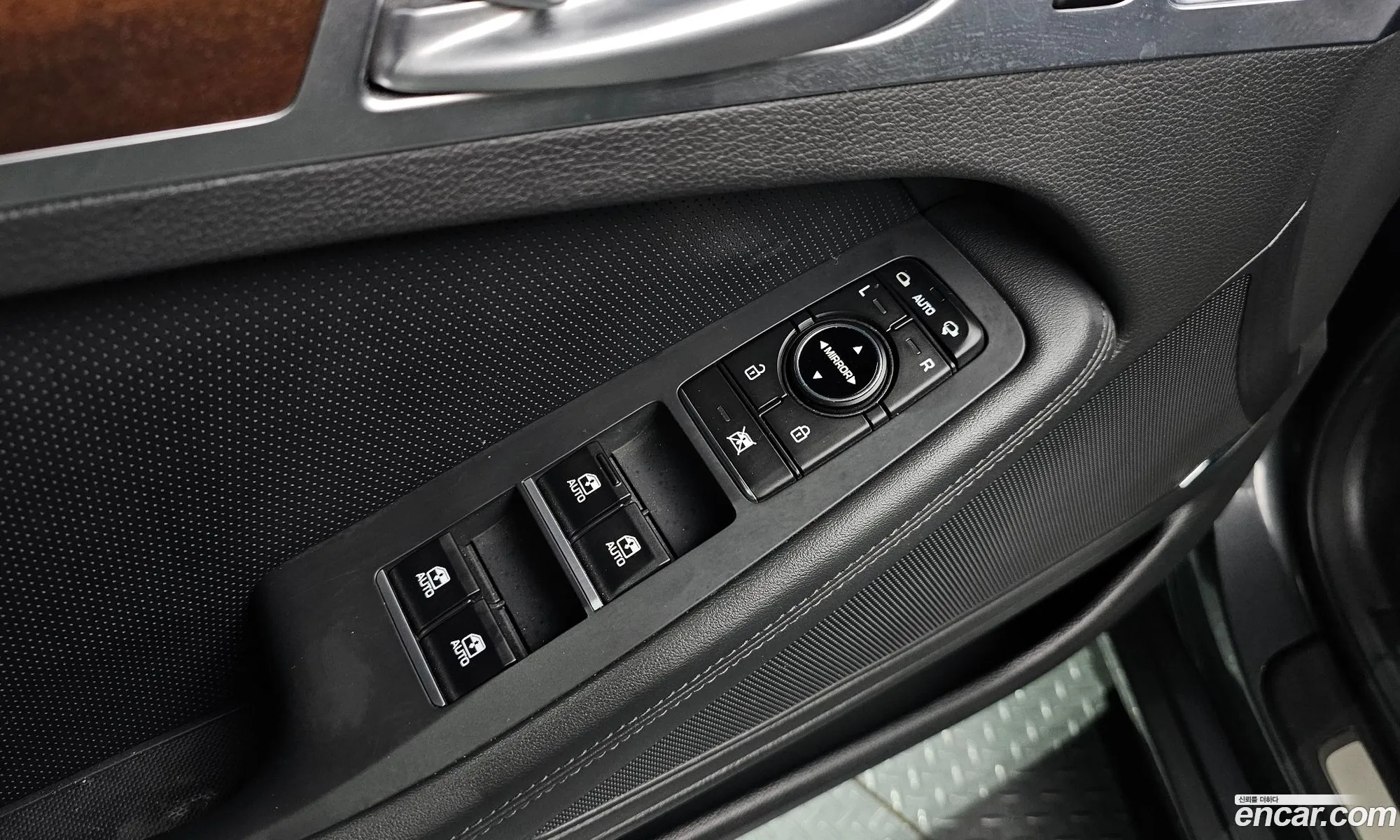 Genesis G80 2017 — 40