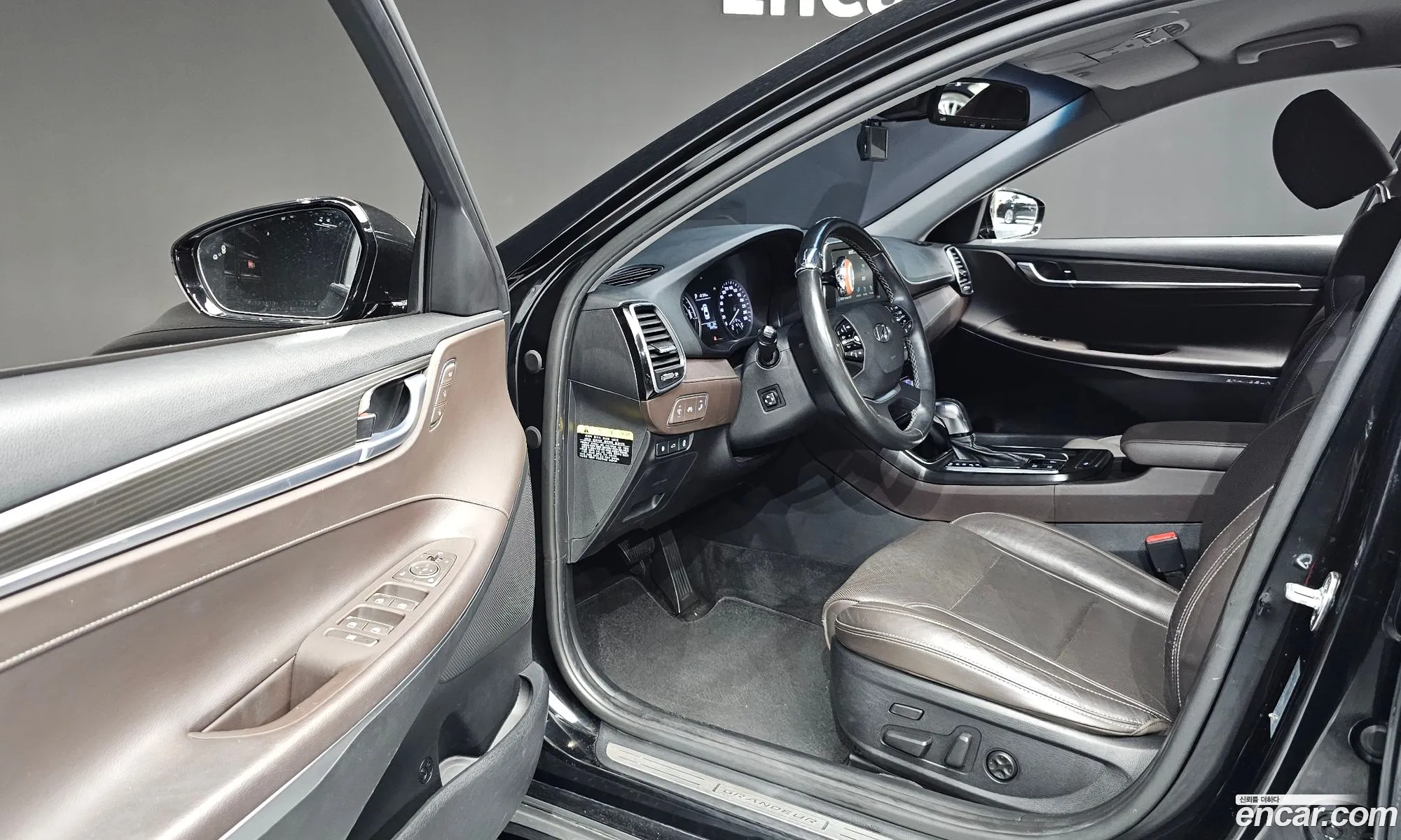 Hyundai Grandeur IG Hybrid 2017 — 19