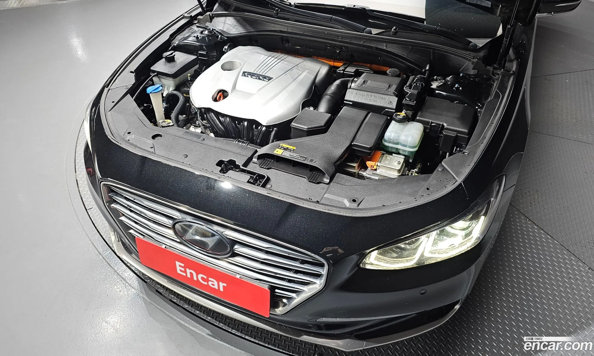 Hyundai Grandeur IG Hybrid 2017 — 3