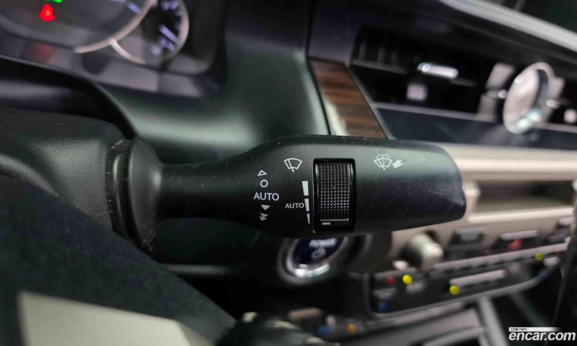 Lexus ES300h 2018 JTHBW1GGXJ2168698 — 10