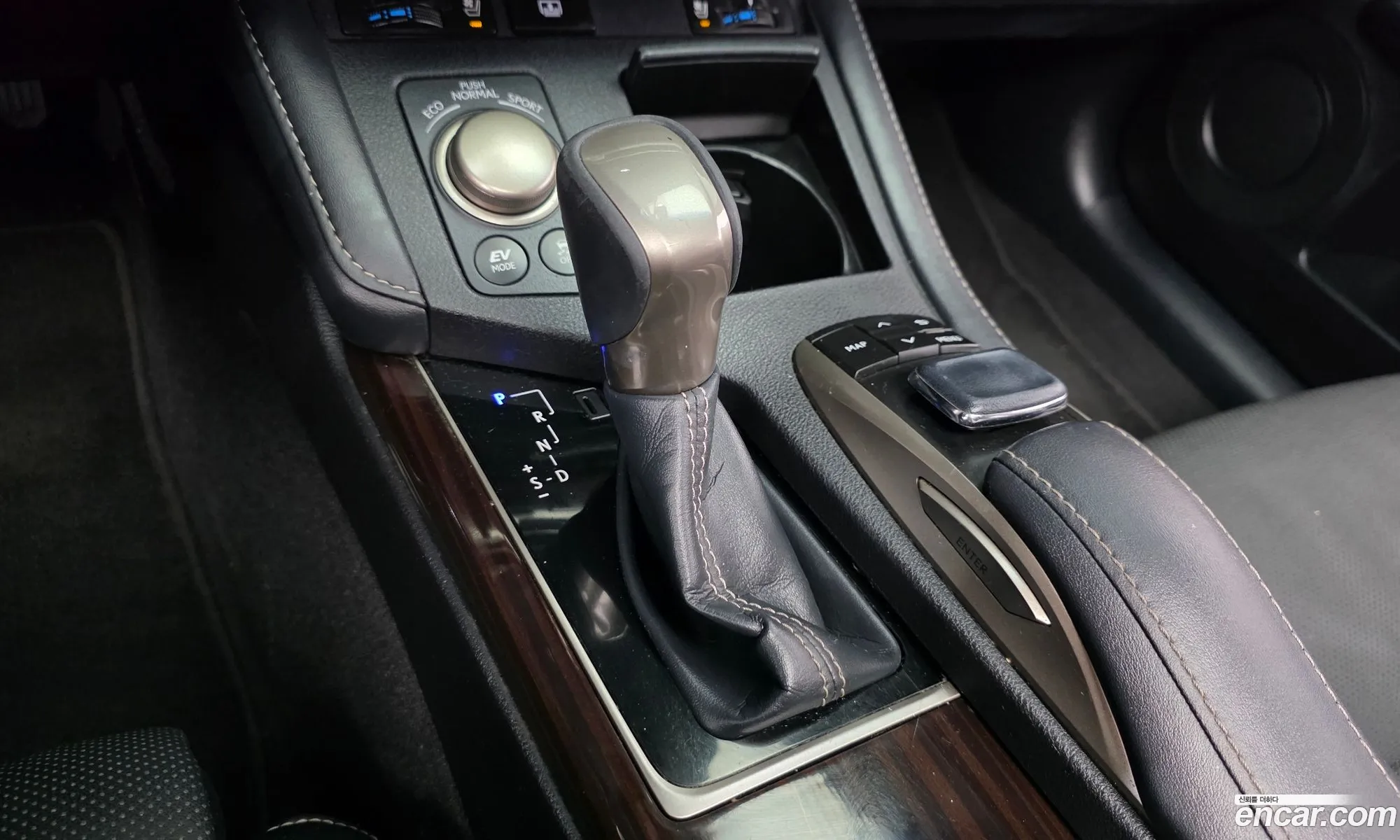 Lexus ES300h 2018 JTHBW1GGXJ2168698 — 22