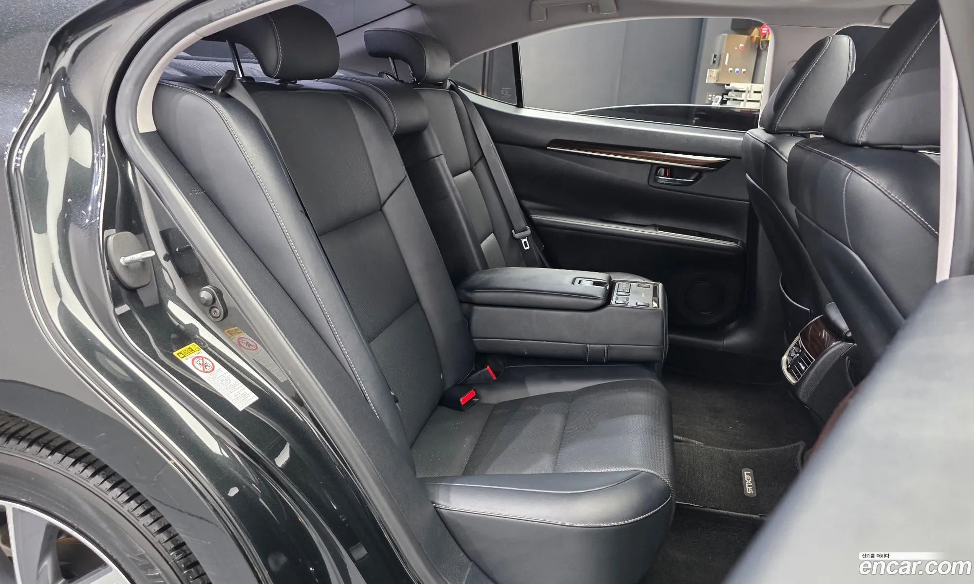 Lexus ES300h 2018 JTHBW1GGXJ2168698 — 12