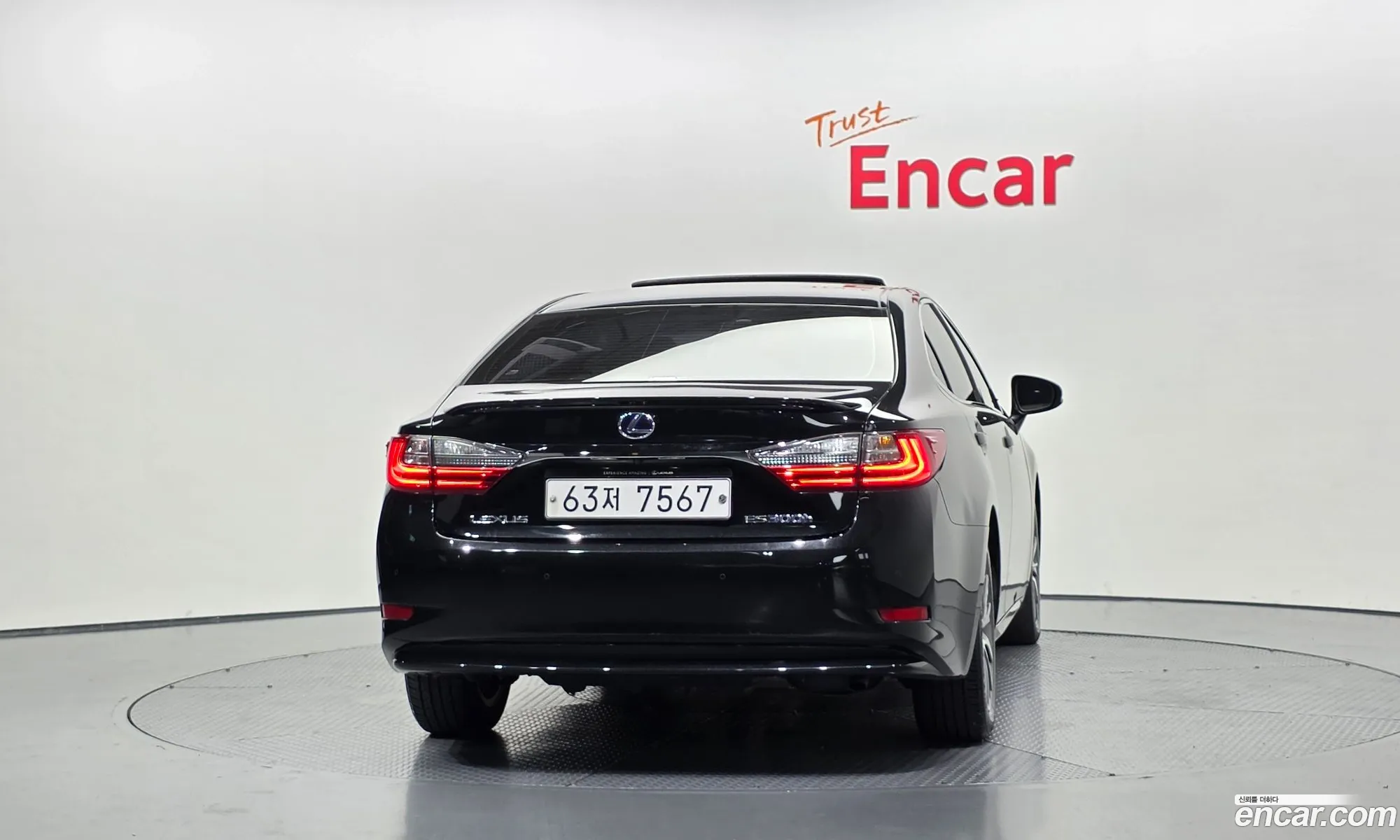 Lexus ES300h 2018 JTHBW1GGXJ2168698 — 15
