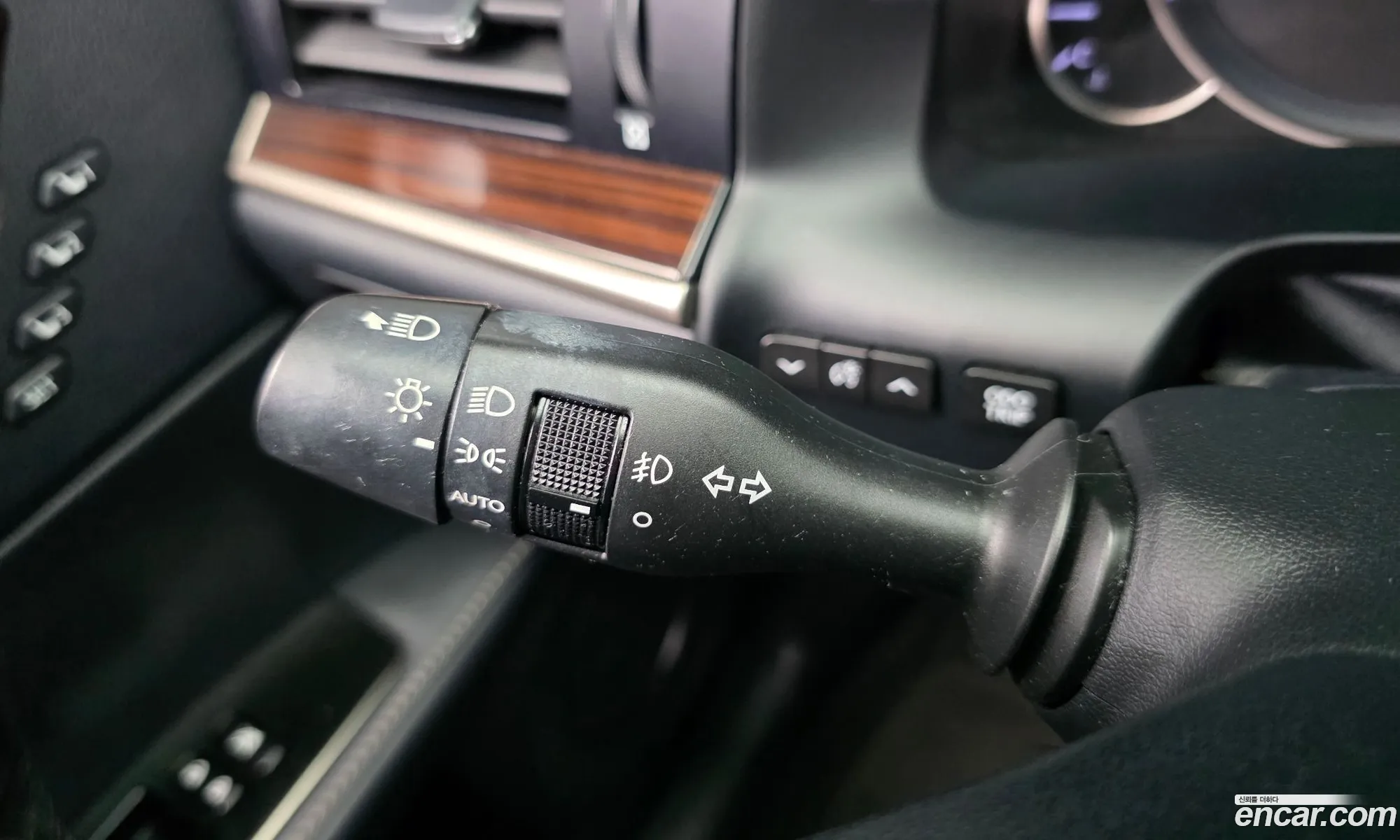 Lexus ES300h 2018 JTHBW1GGXJ2168698 — 17