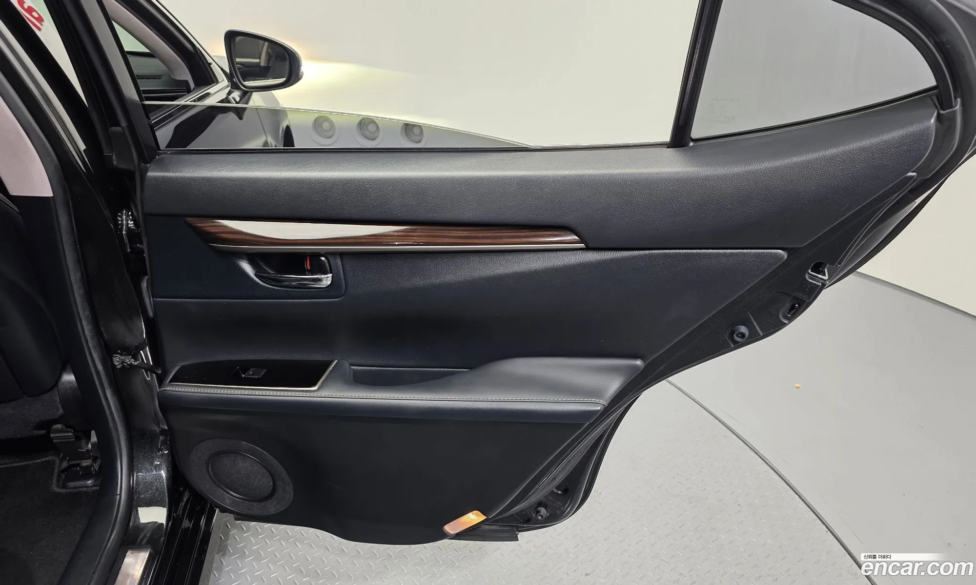 Lexus ES300h 2018 JTHBW1GGXJ2168698 — 5