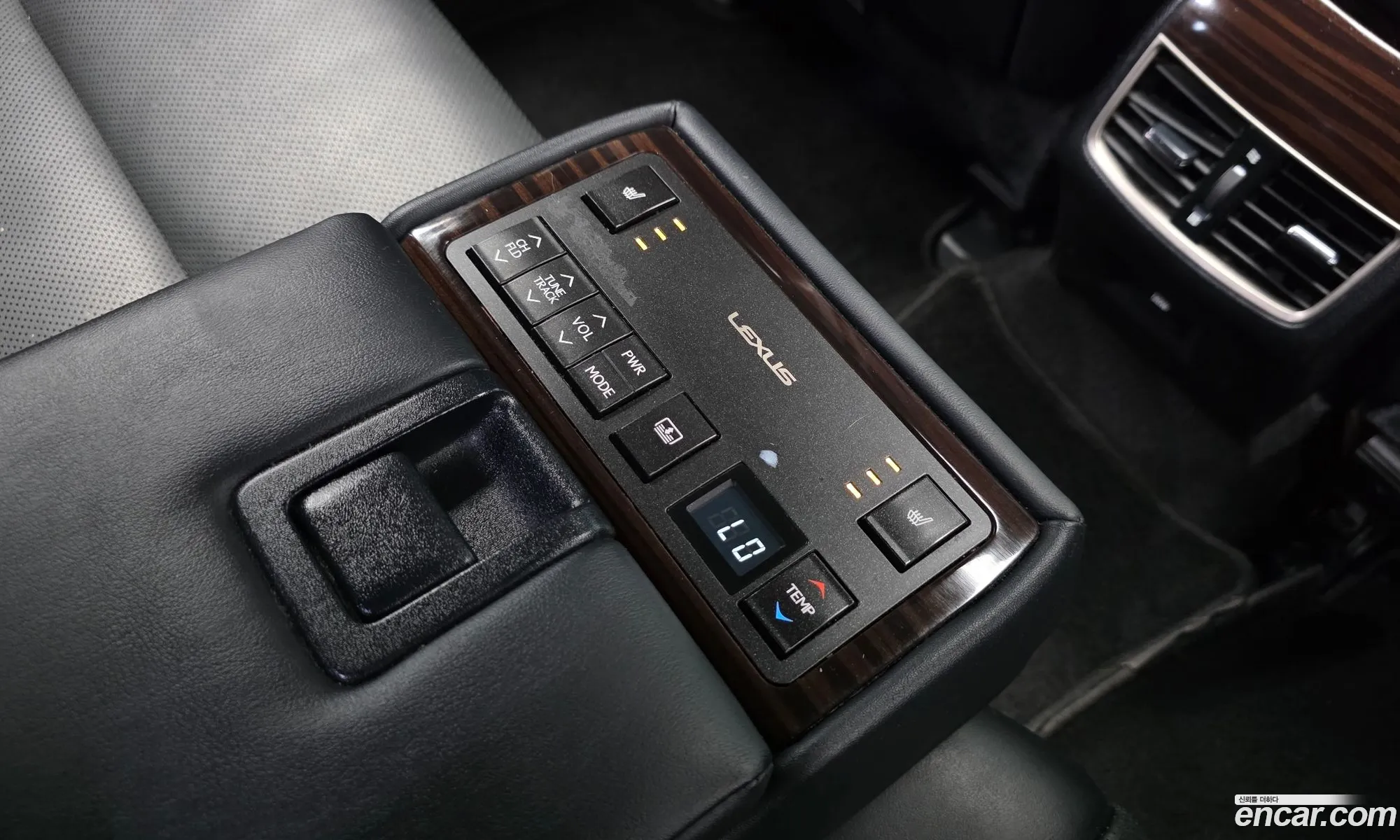 Lexus ES300h 2018 JTHBW1GGXJ2168698 — 28