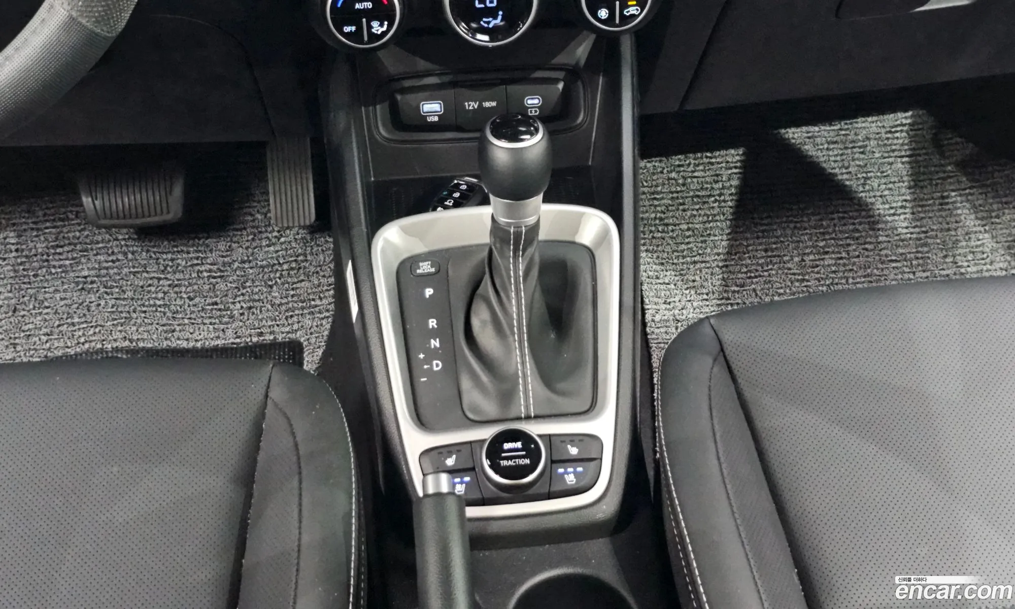 Hyundai Venue 2025 — 30