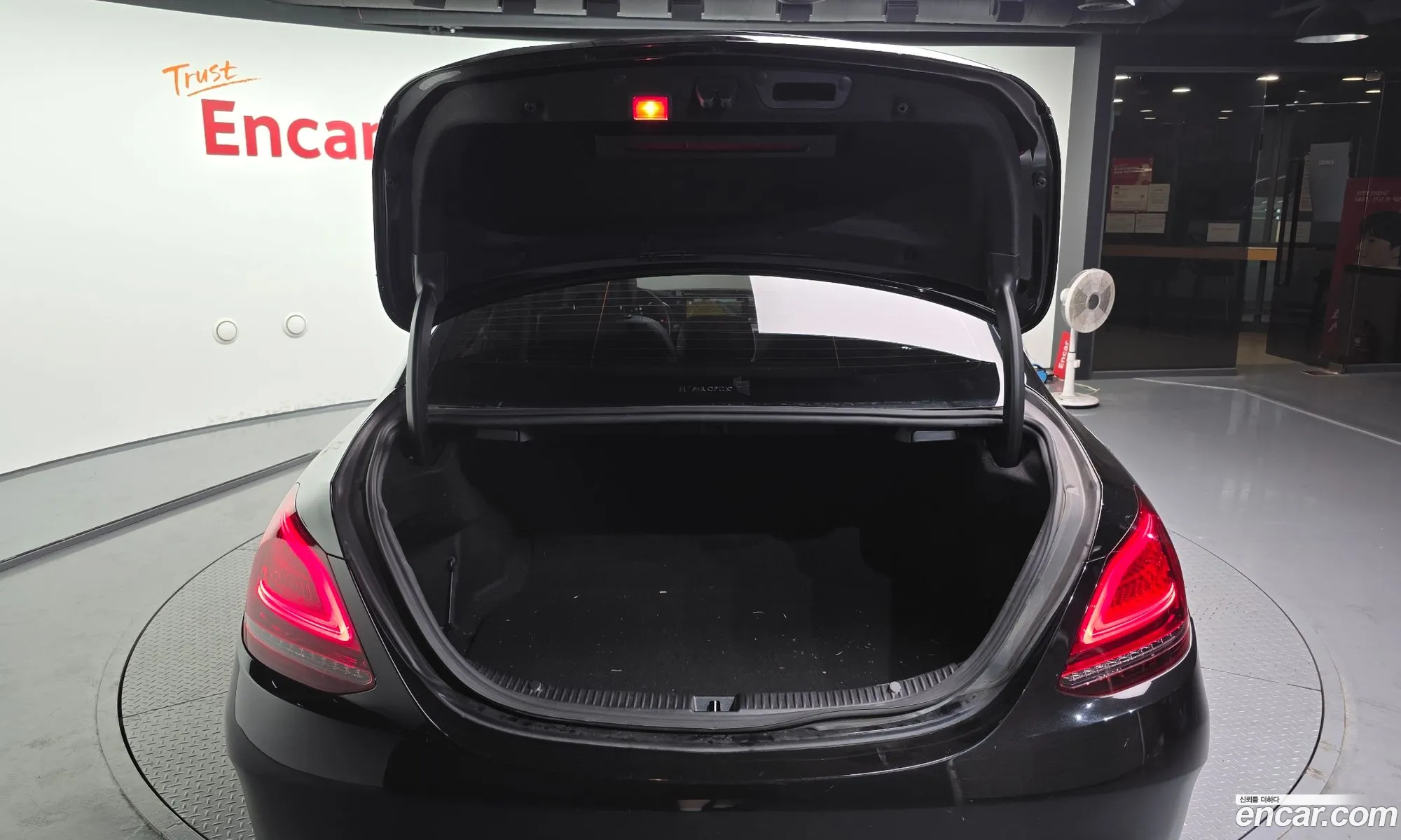 Mercedes-Benz C-Class W205 2019 — 17
