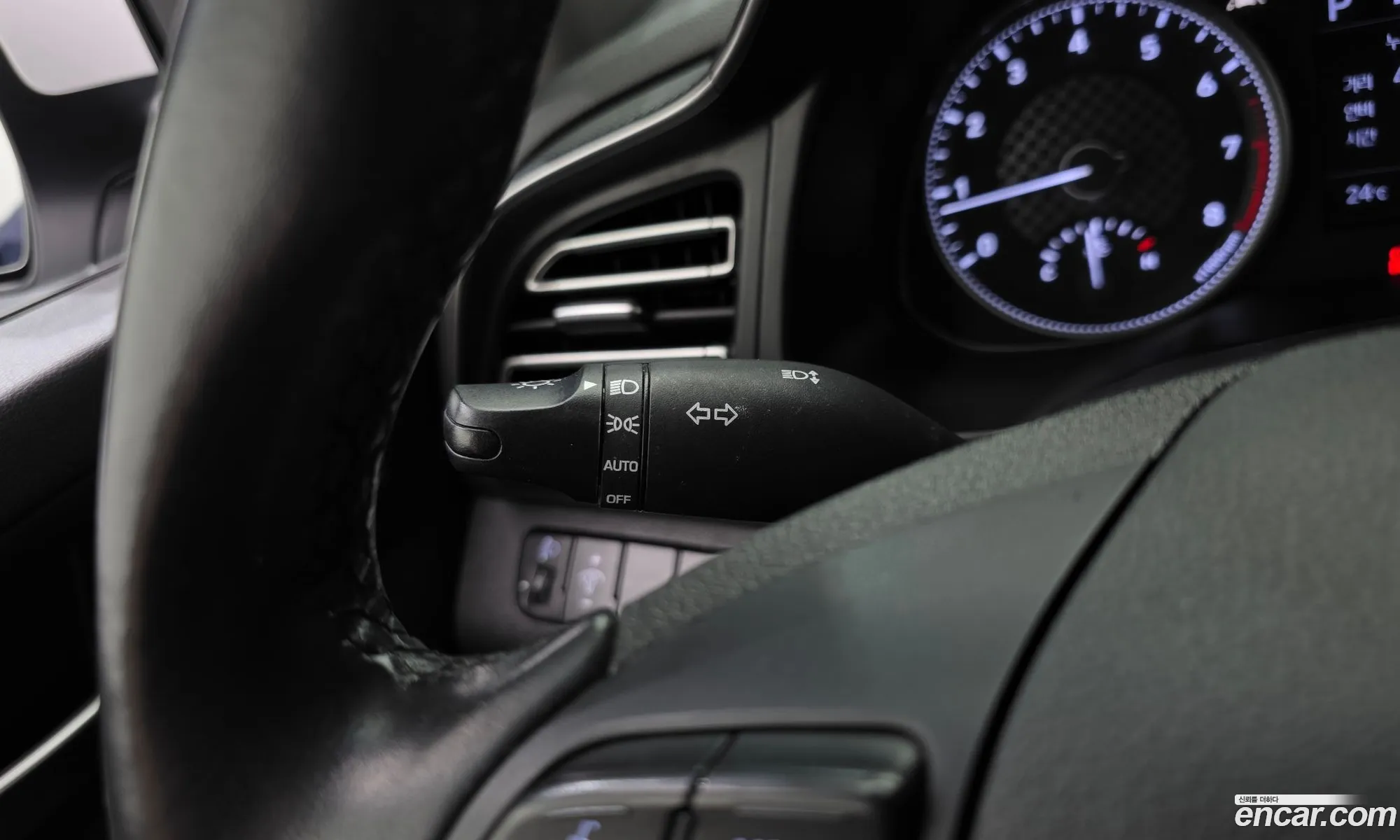 Hyundai Elantra AD 2019 — 29