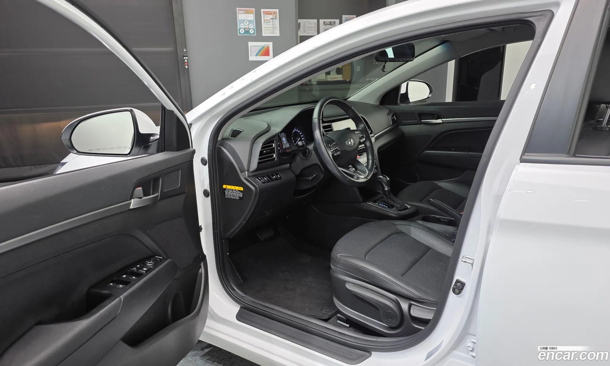 Hyundai Elantra AD 2019 — 8