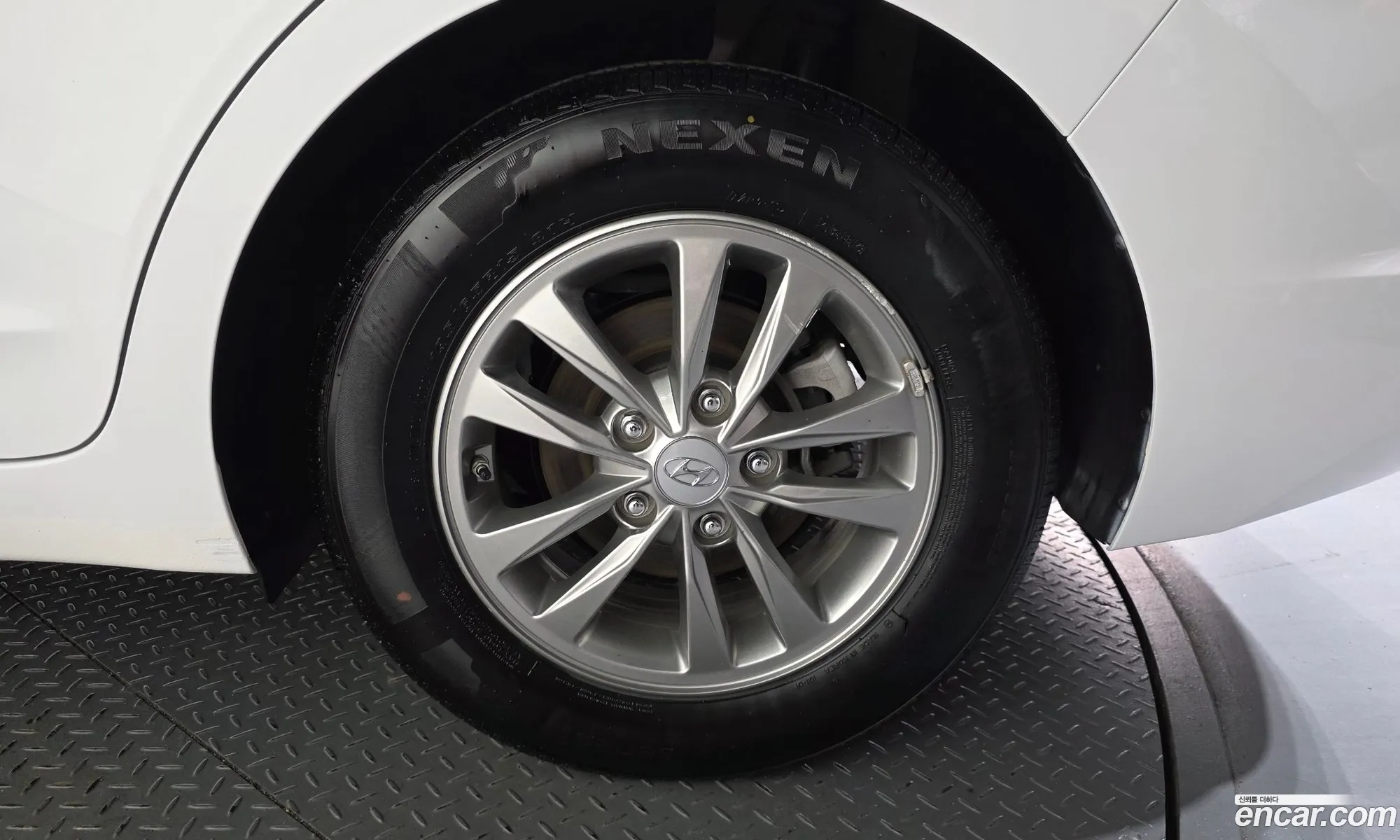 Hyundai Elantra AD 2019 — 20
