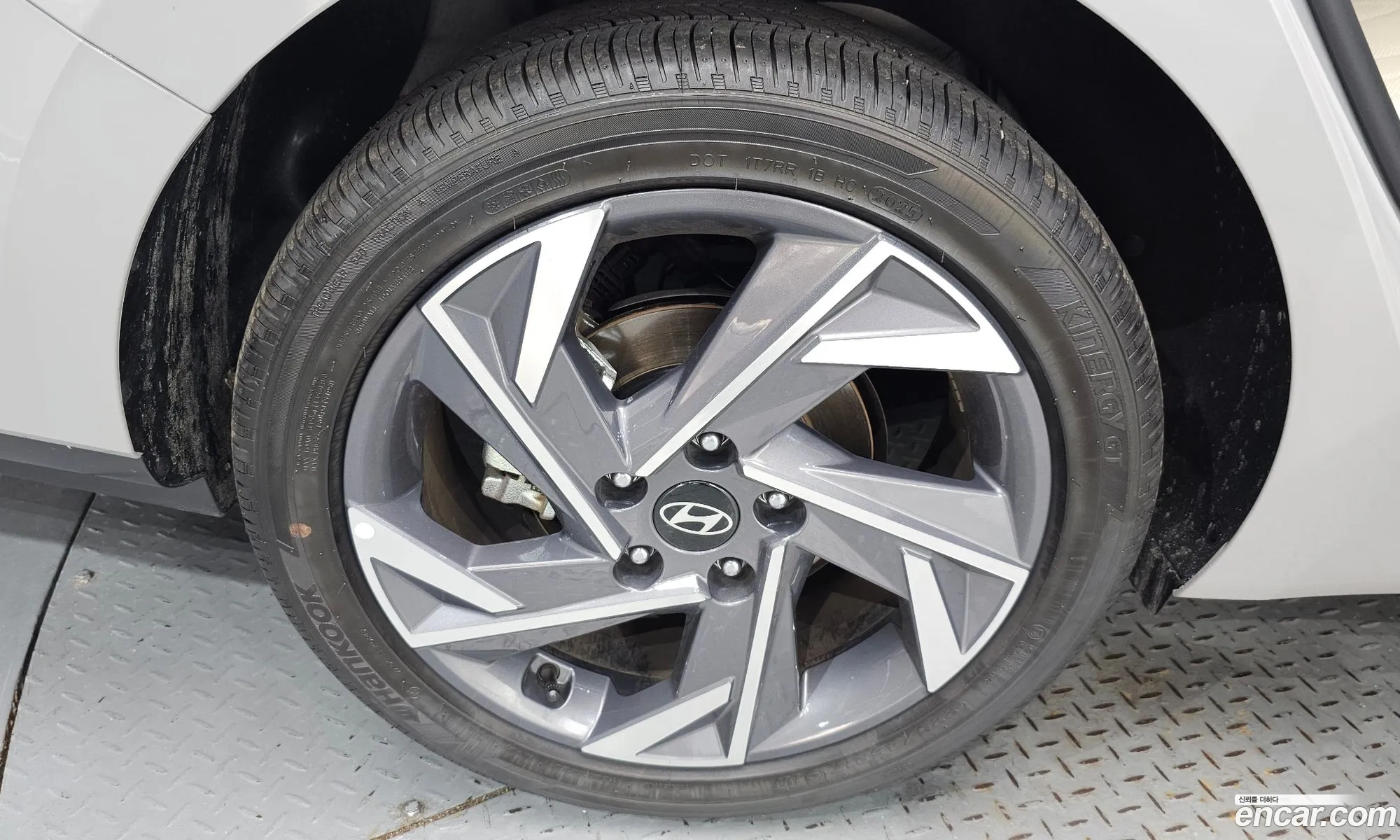 Hyundai Elantra 2025 — 33