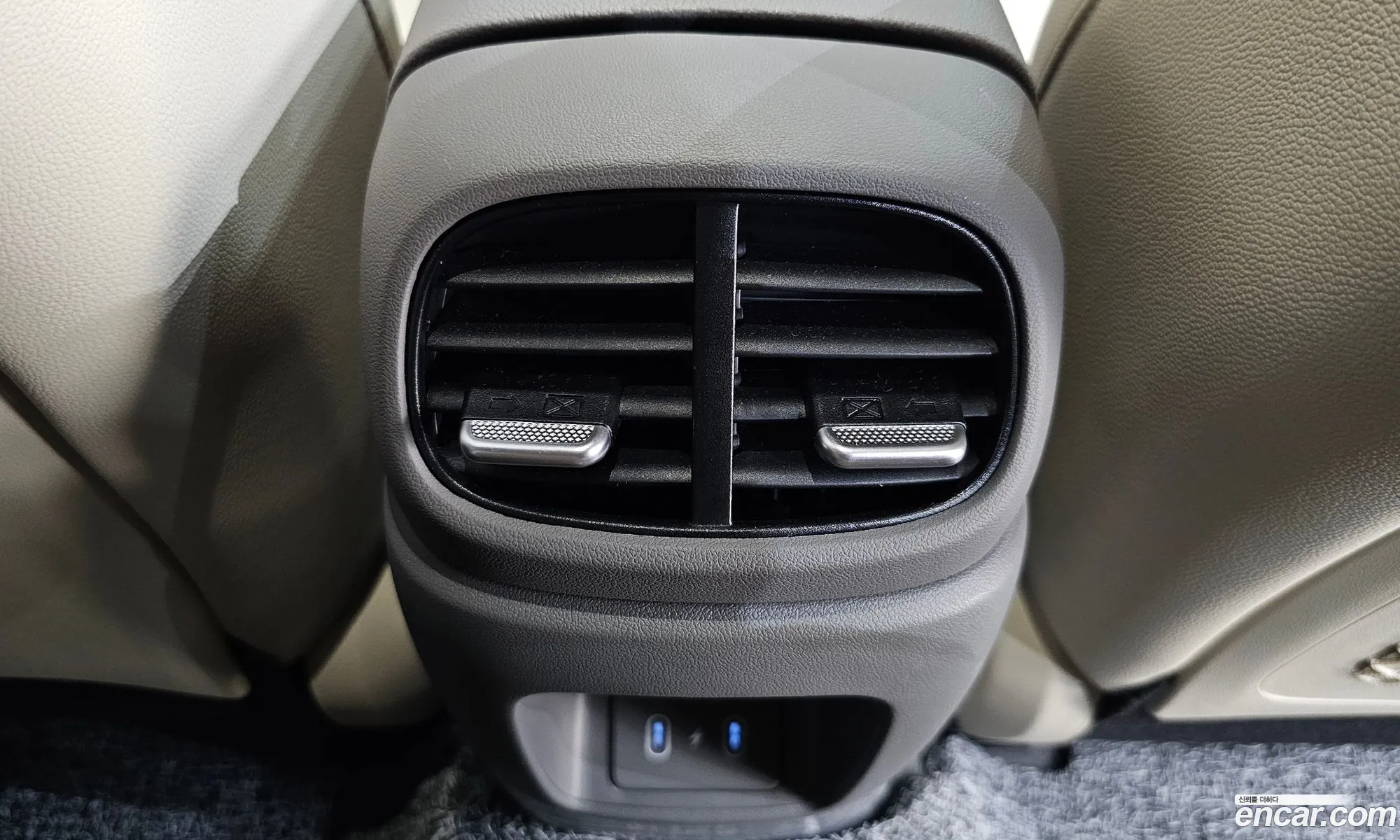 Hyundai Elantra 2025 — 2