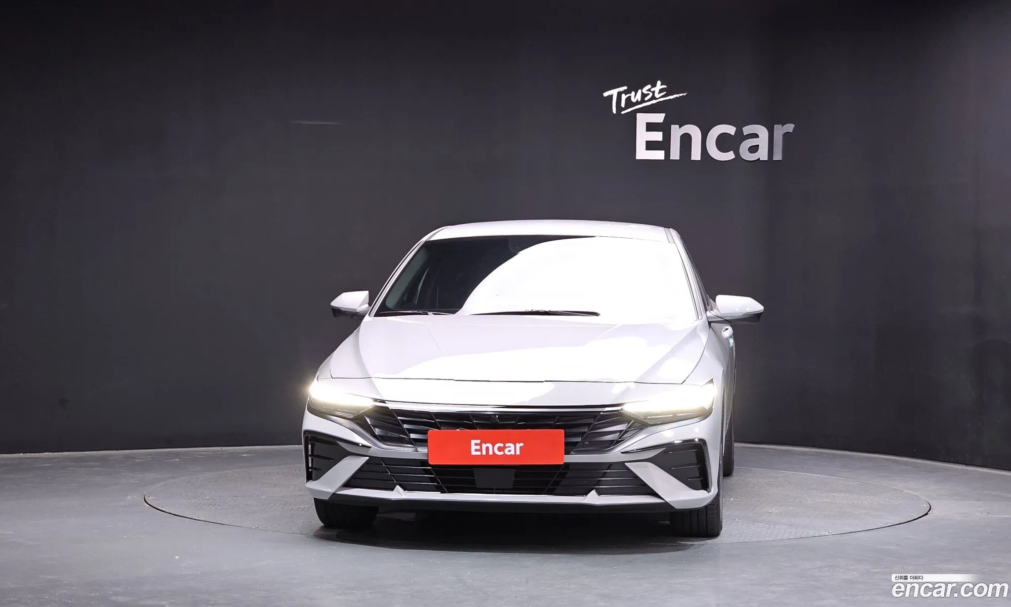 Hyundai Elantra 2025 — 7