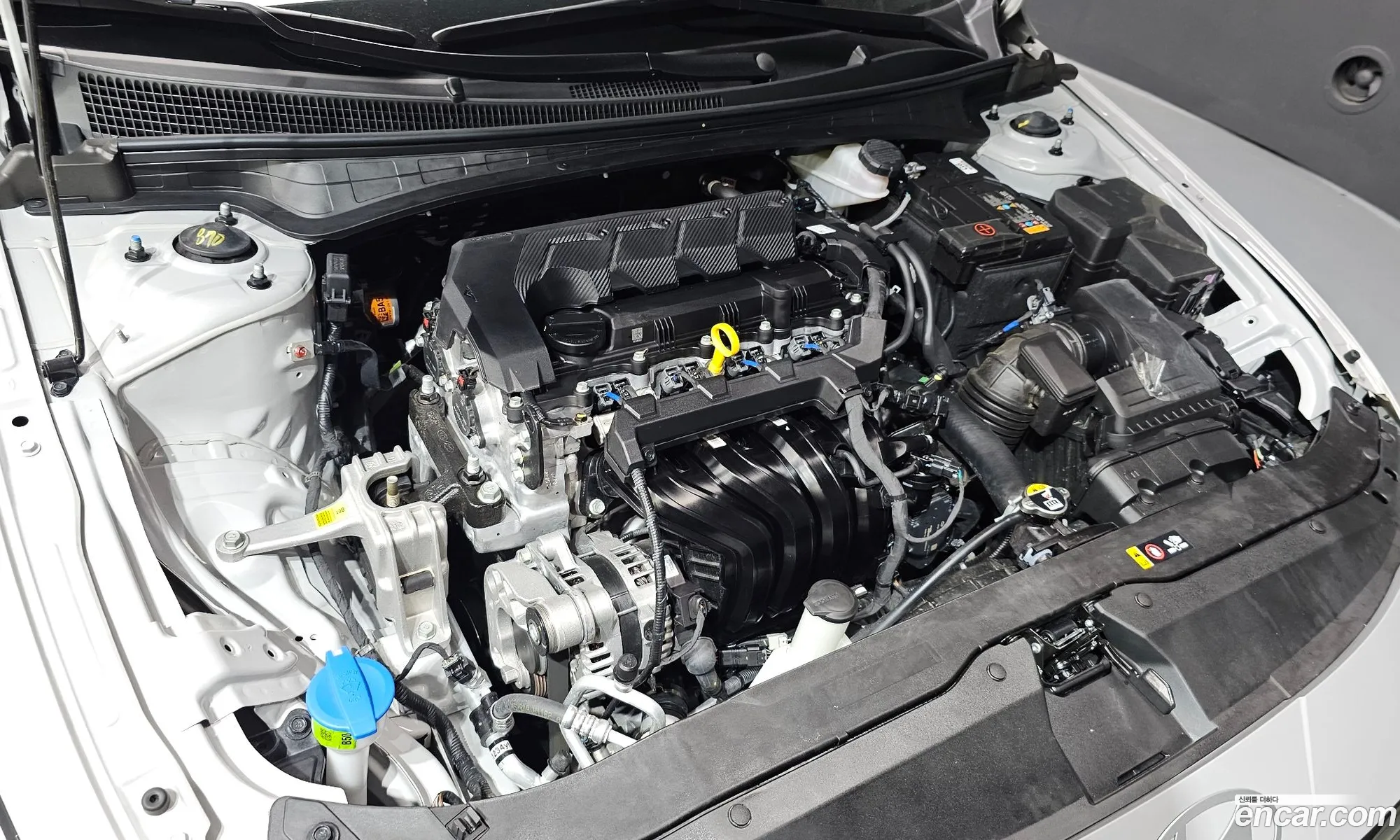 Hyundai Elantra 2025 — 20