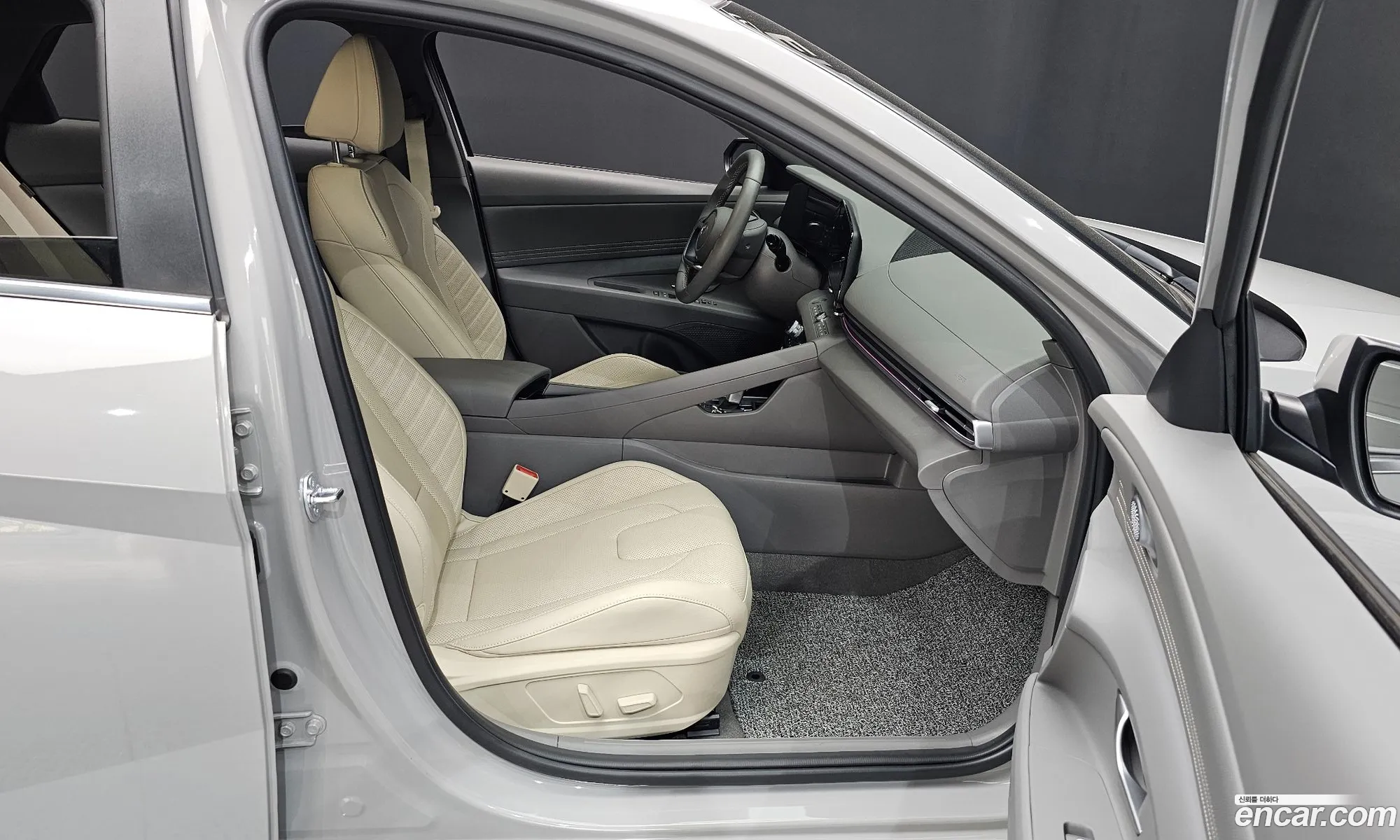 Hyundai Elantra 2025 — 21