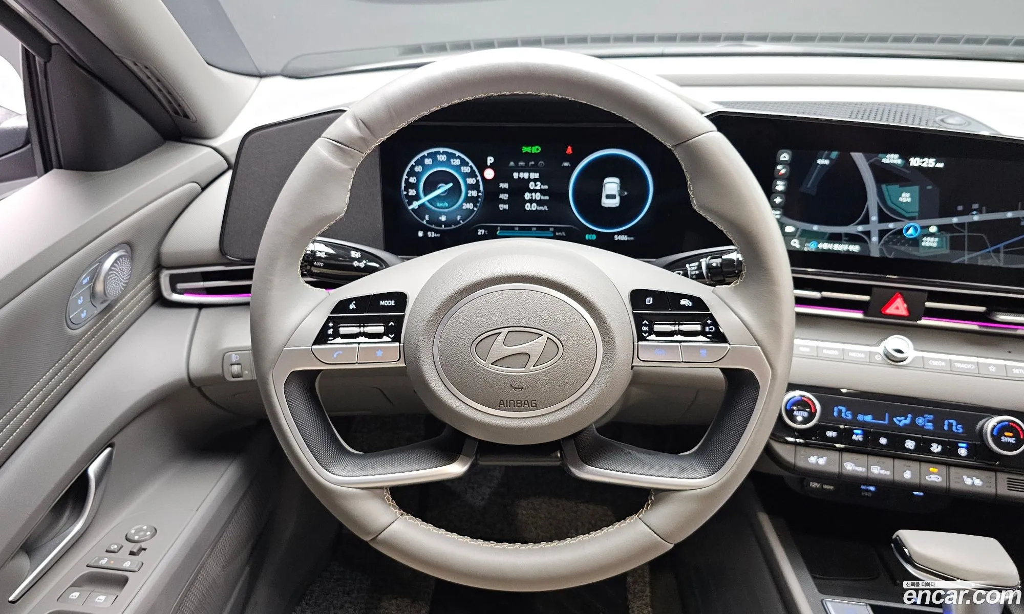 Hyundai Elantra 2025 — 9