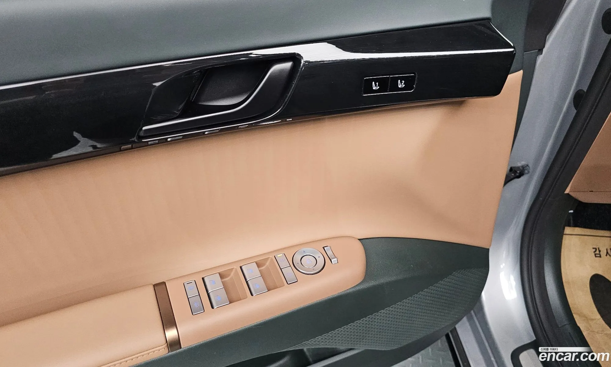 Hyundai Grandeur Hybrid 2023 — 19