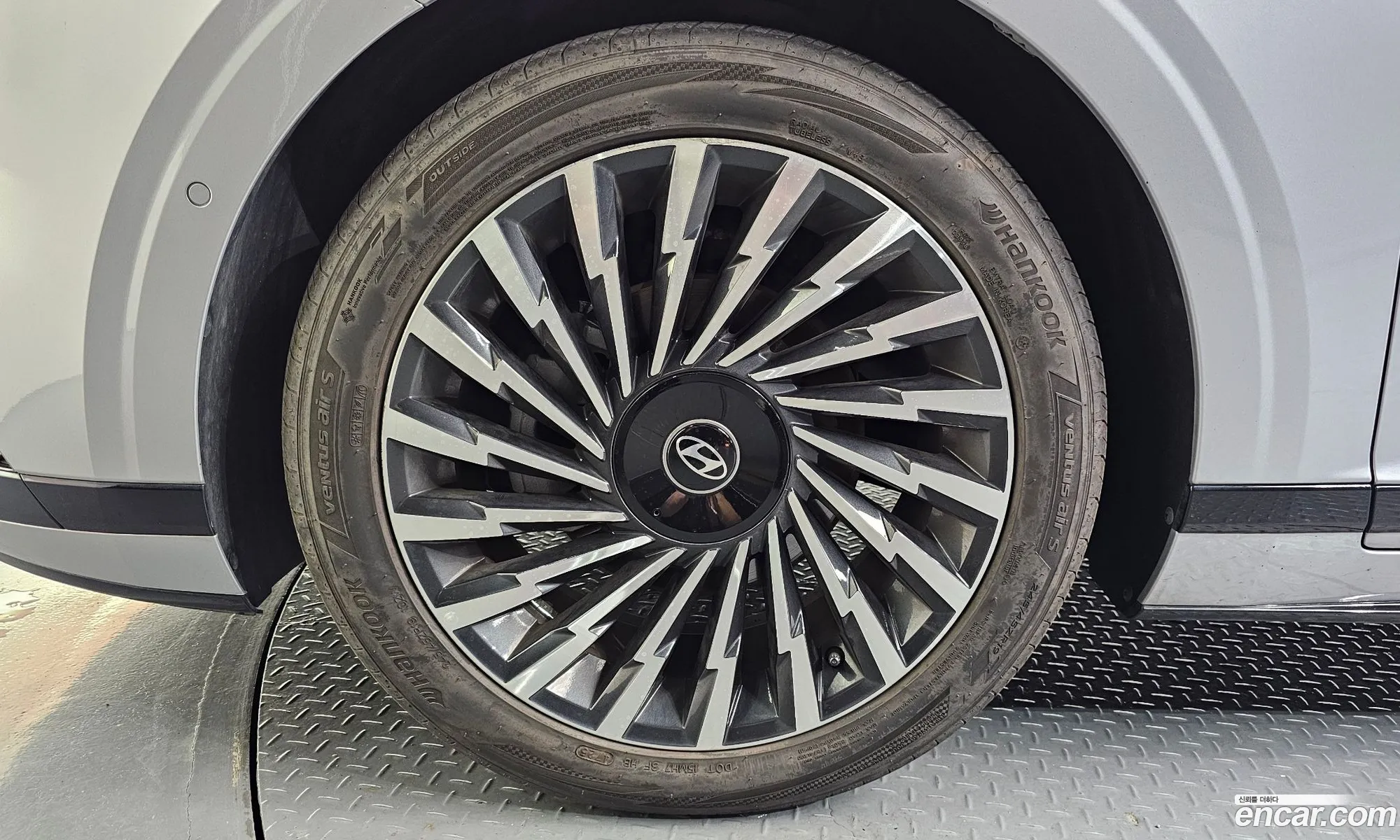 Hyundai Grandeur Hybrid 2023 — 20