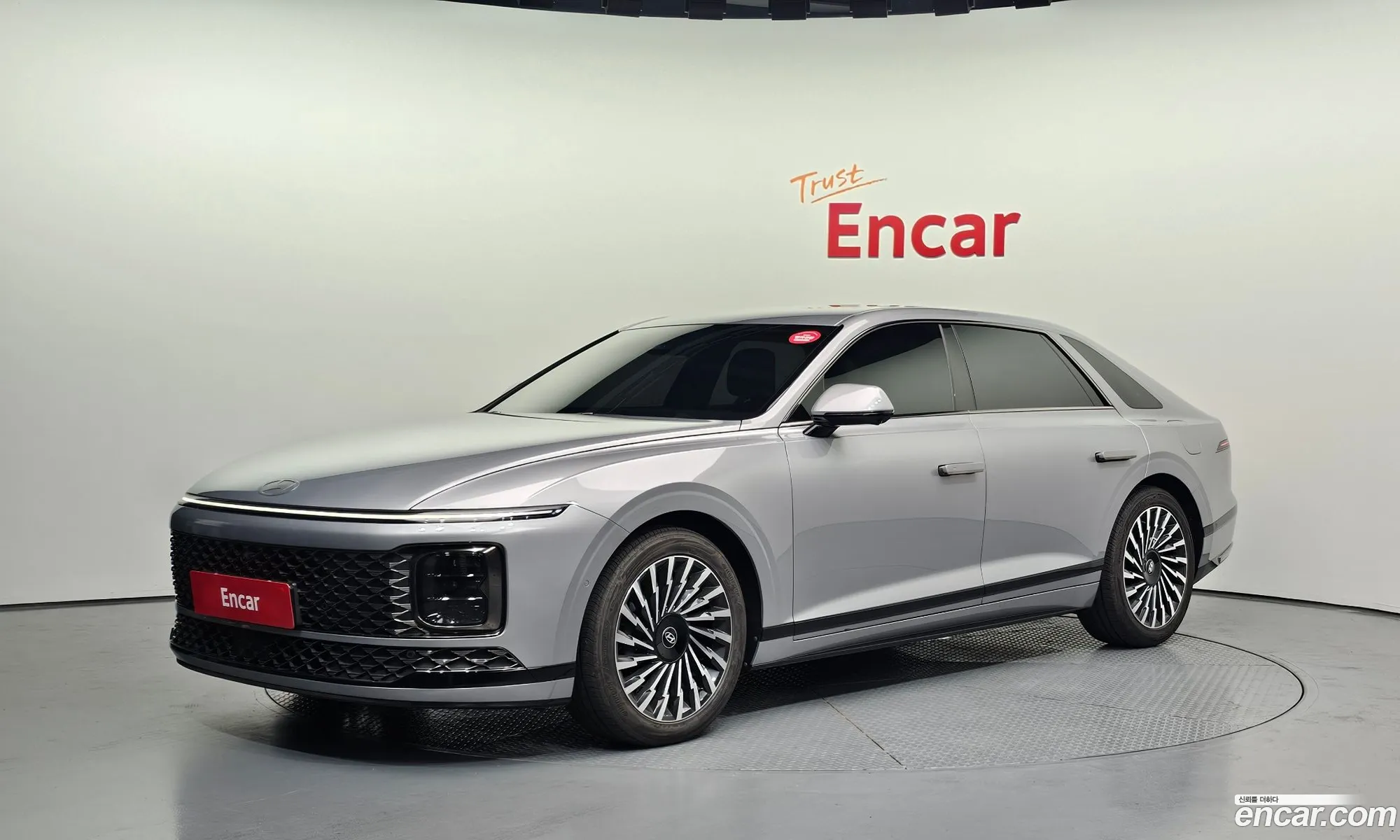 Hyundai Grandeur Hybrid 2023 — 18