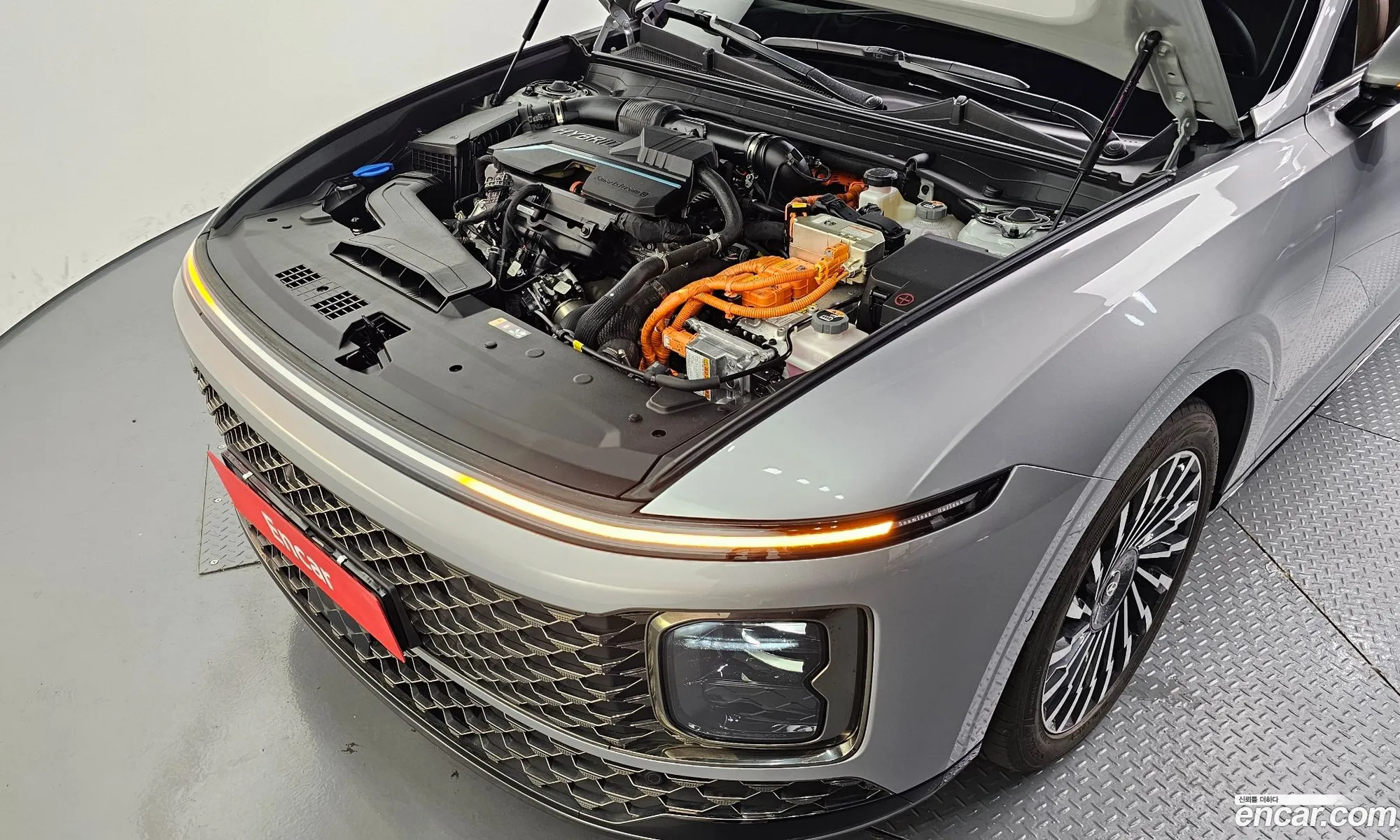 Hyundai Grandeur Hybrid 2023 — 23