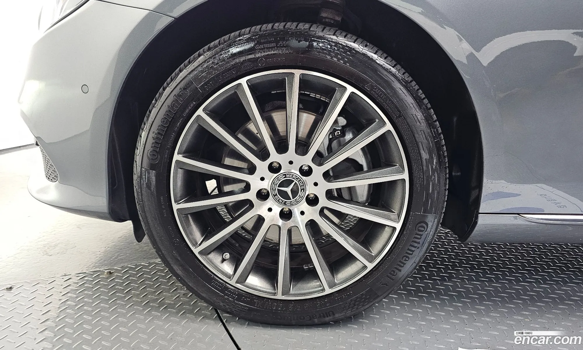 Mercedes-Benz E-Class W213 2017 WDDZF0FB9JA349514 — 9