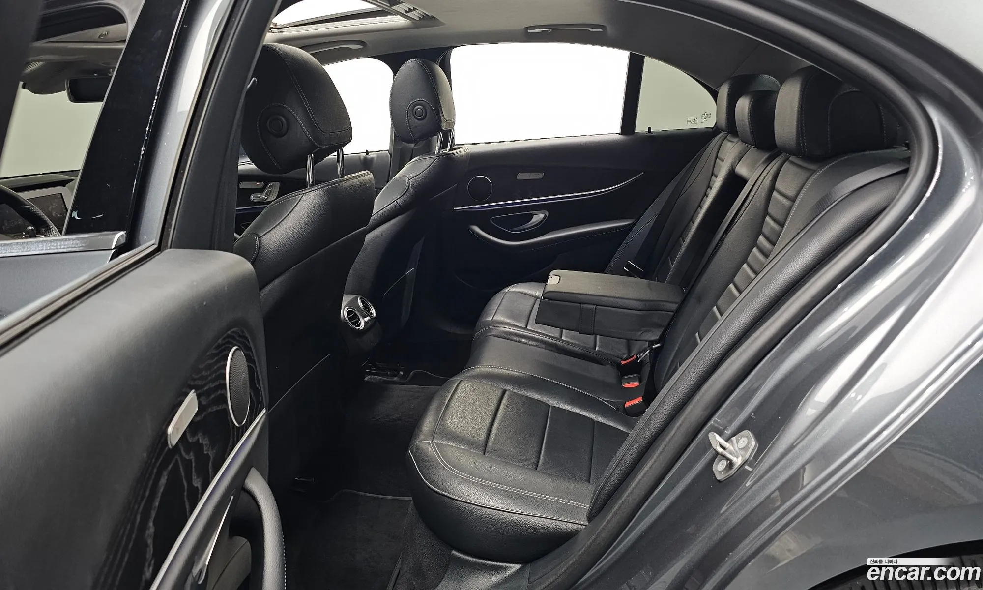 Mercedes-Benz E-Class W213 2017 WDDZF0FB9JA349514 — 19
