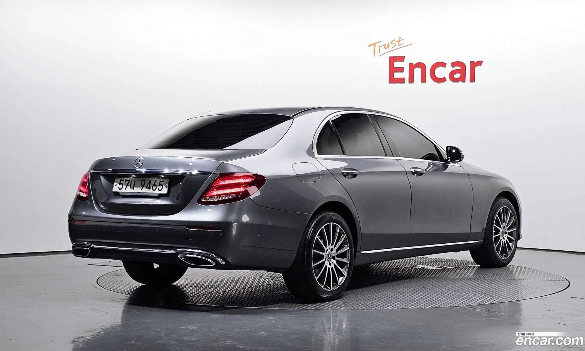 Mercedes-Benz E-Class W213 2017 WDDZF0FB9JA349514 — 2