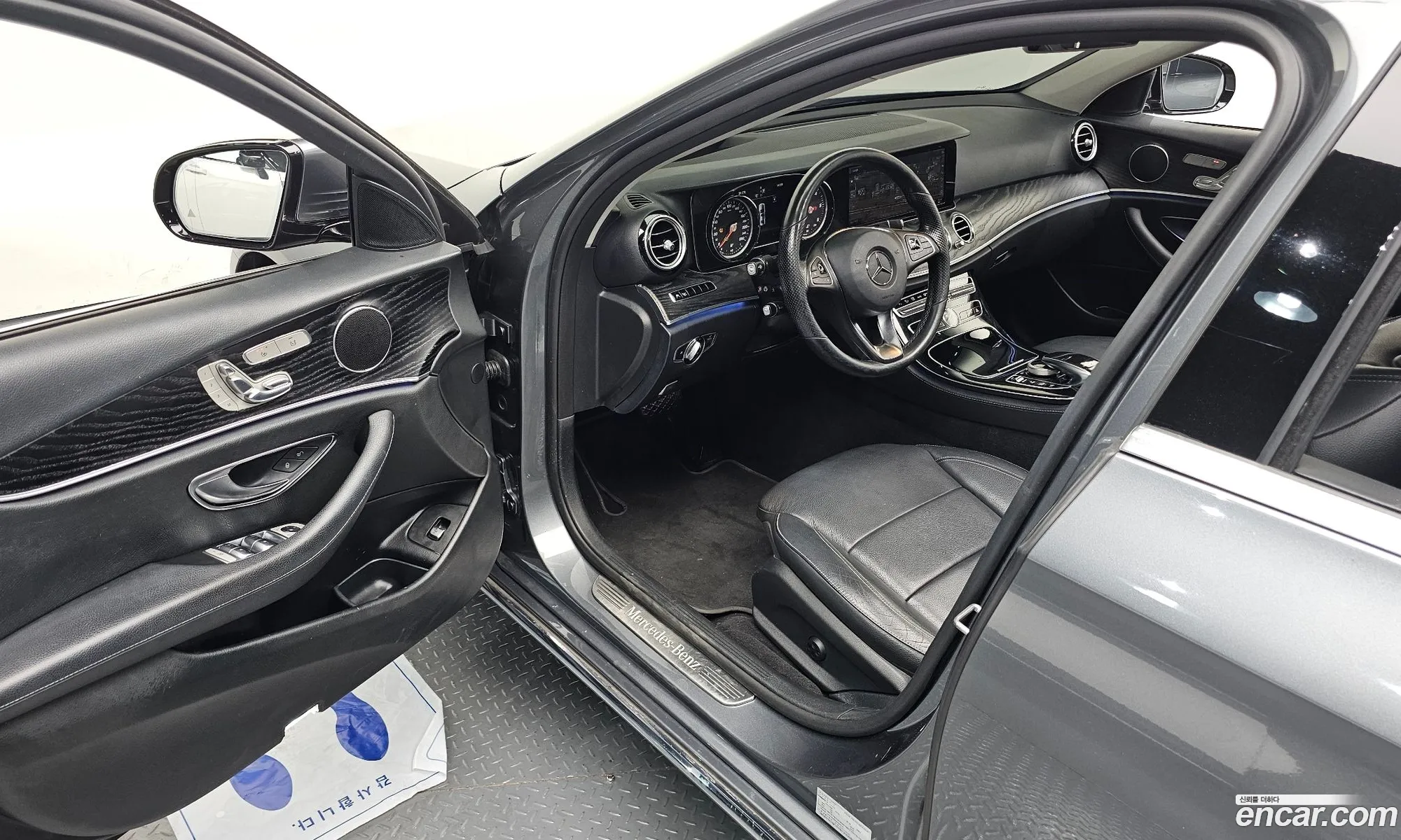 Mercedes-Benz E-Class W213 2017 WDDZF0FB9JA349514 — 18
