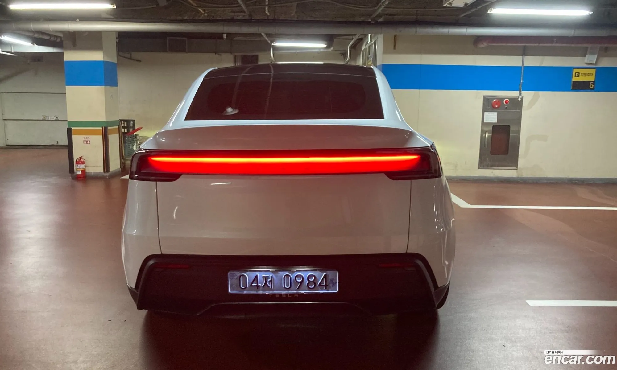 Tesla Model Y 2026 — 15