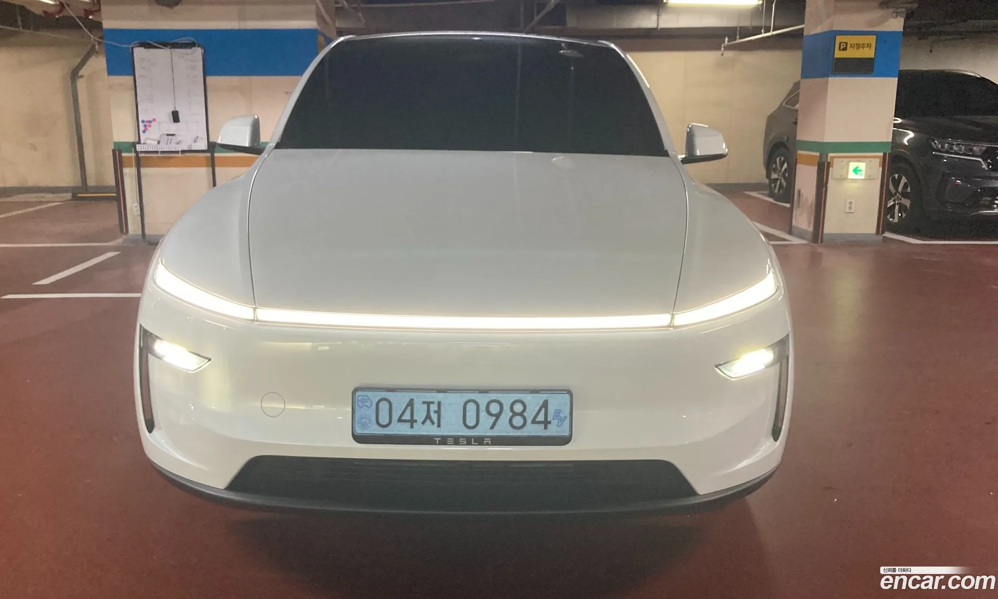 Tesla Model Y 2026 — 14
