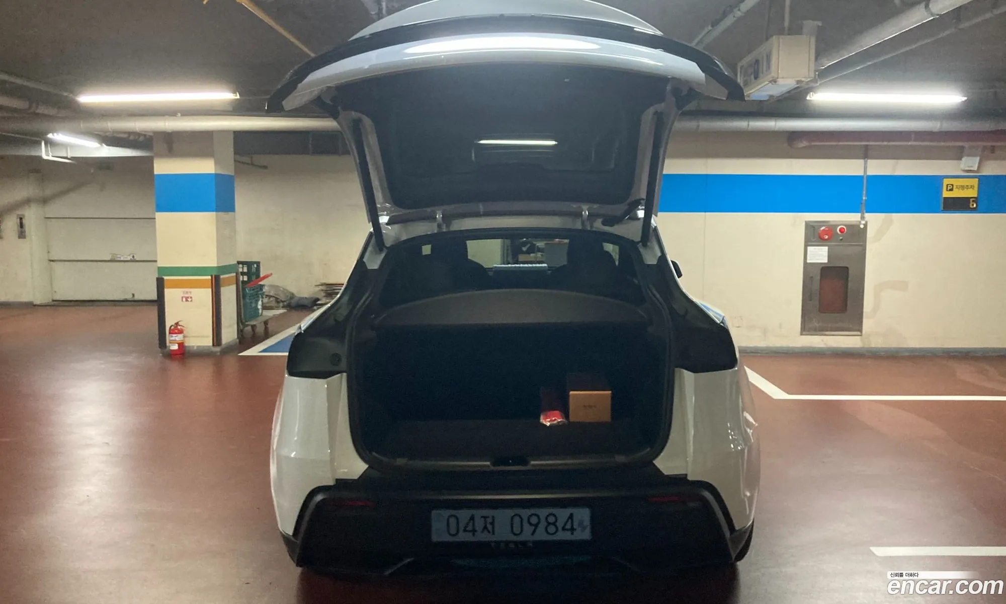 Tesla Model Y 2026 — 8