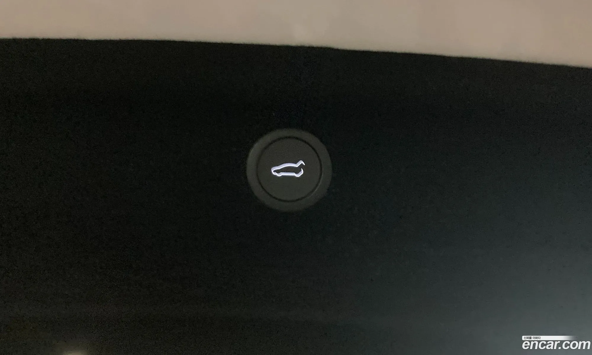 Tesla Model Y 2026 — 4