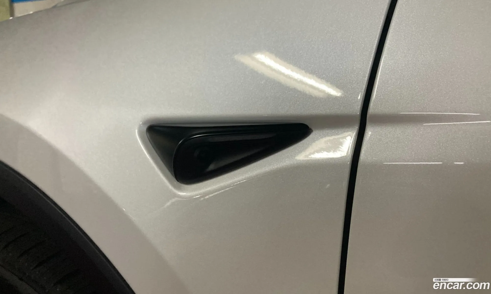 Tesla Model Y 2026 — 5