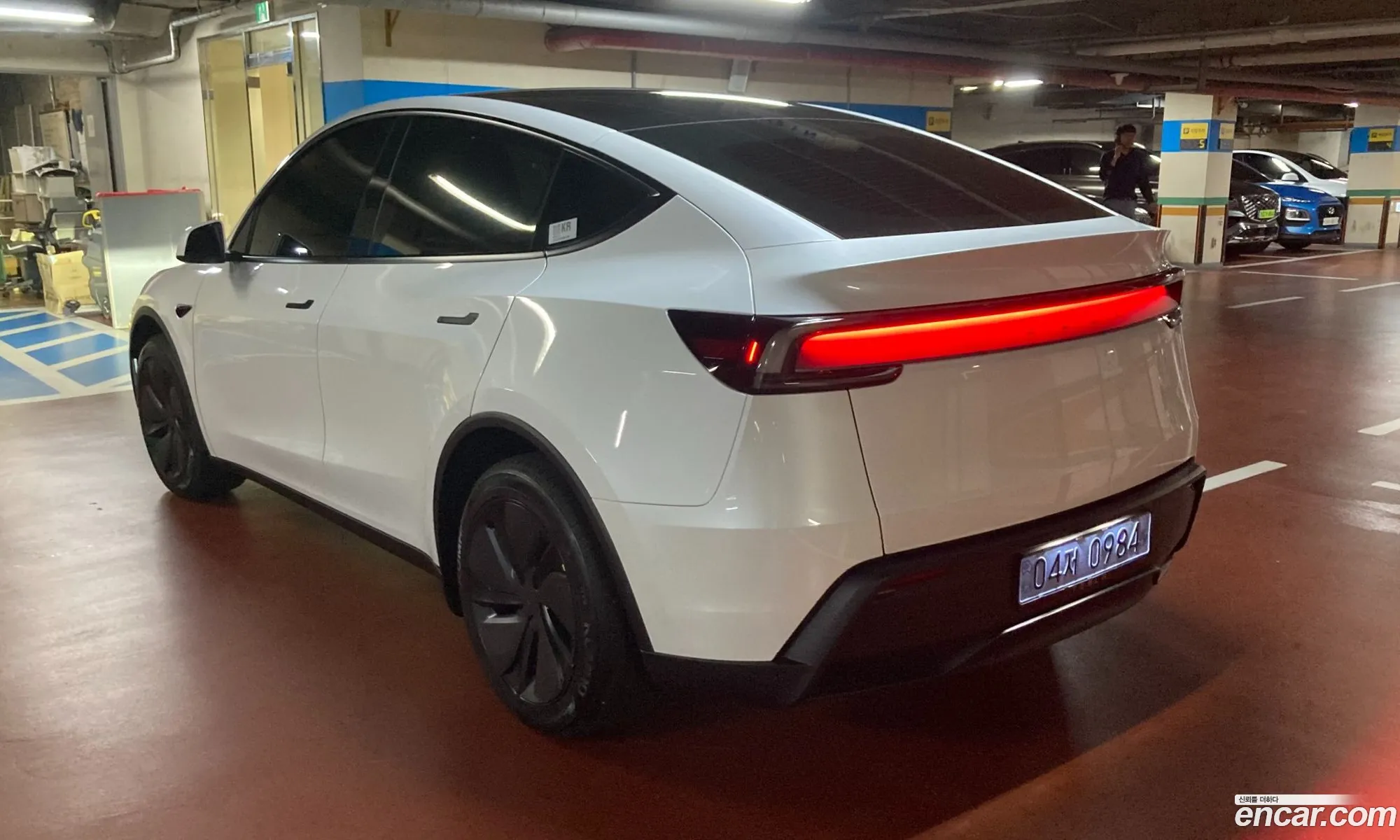 Tesla Model Y 2026 — 11