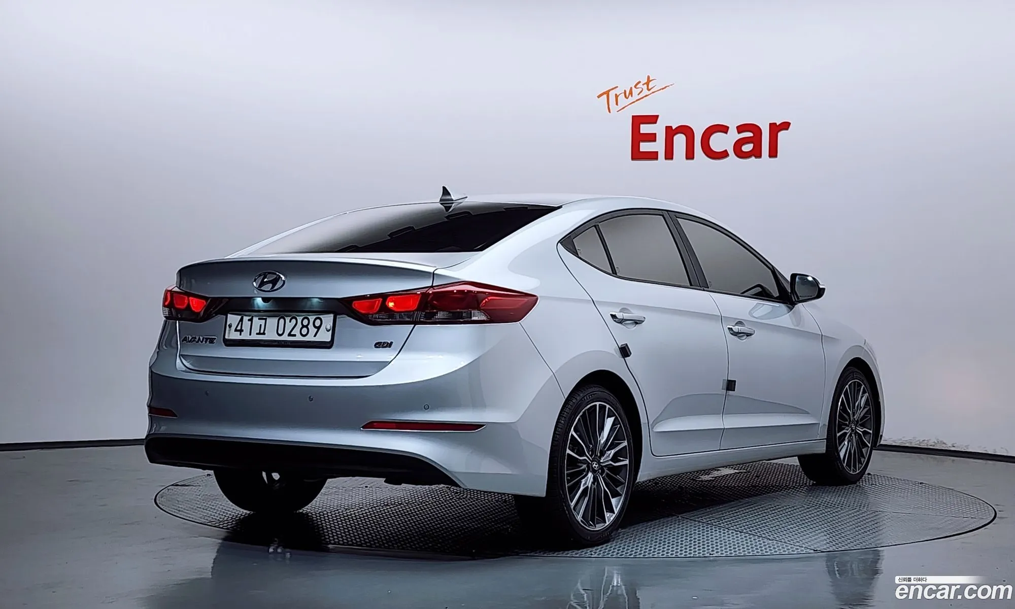 Hyundai Elantra AD 2016 — 17