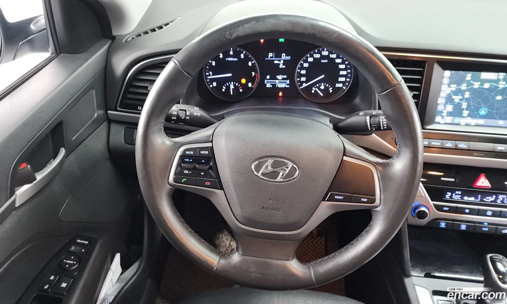 Hyundai Elantra AD 2016 — 14