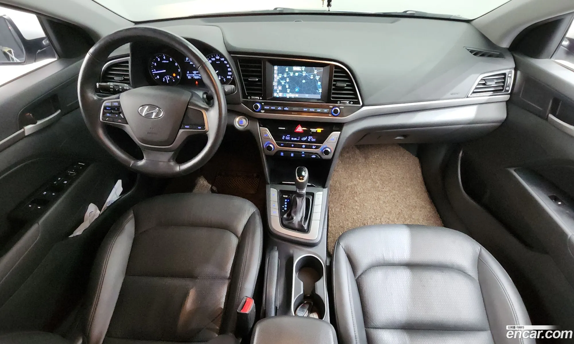 Hyundai Elantra AD 2016 — 7