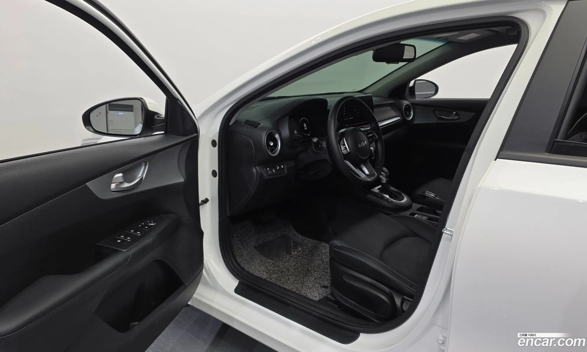 Kia K3 2022 — 10