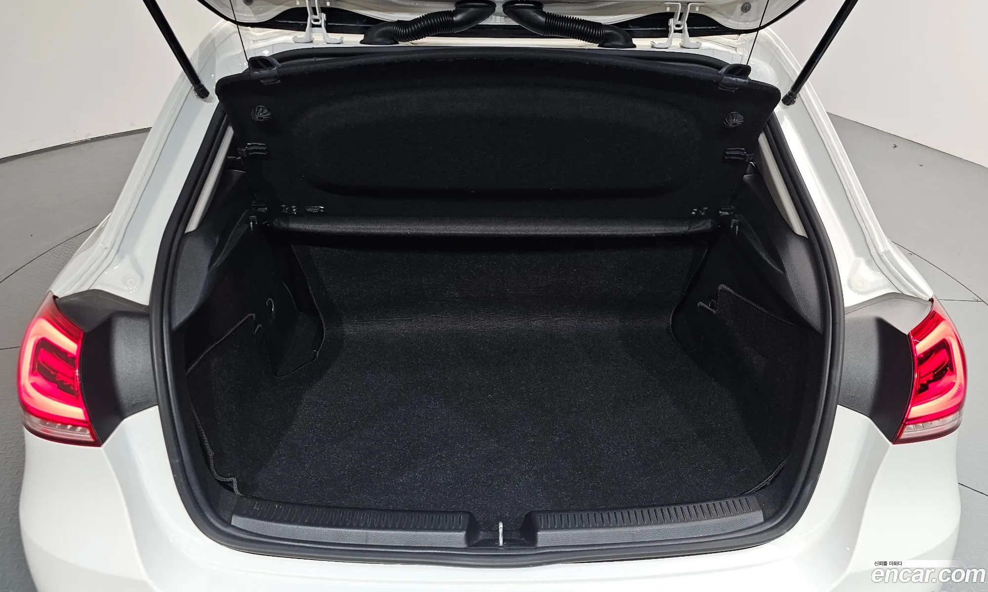 Mercedes-Benz A-Class W177 2019 — 12