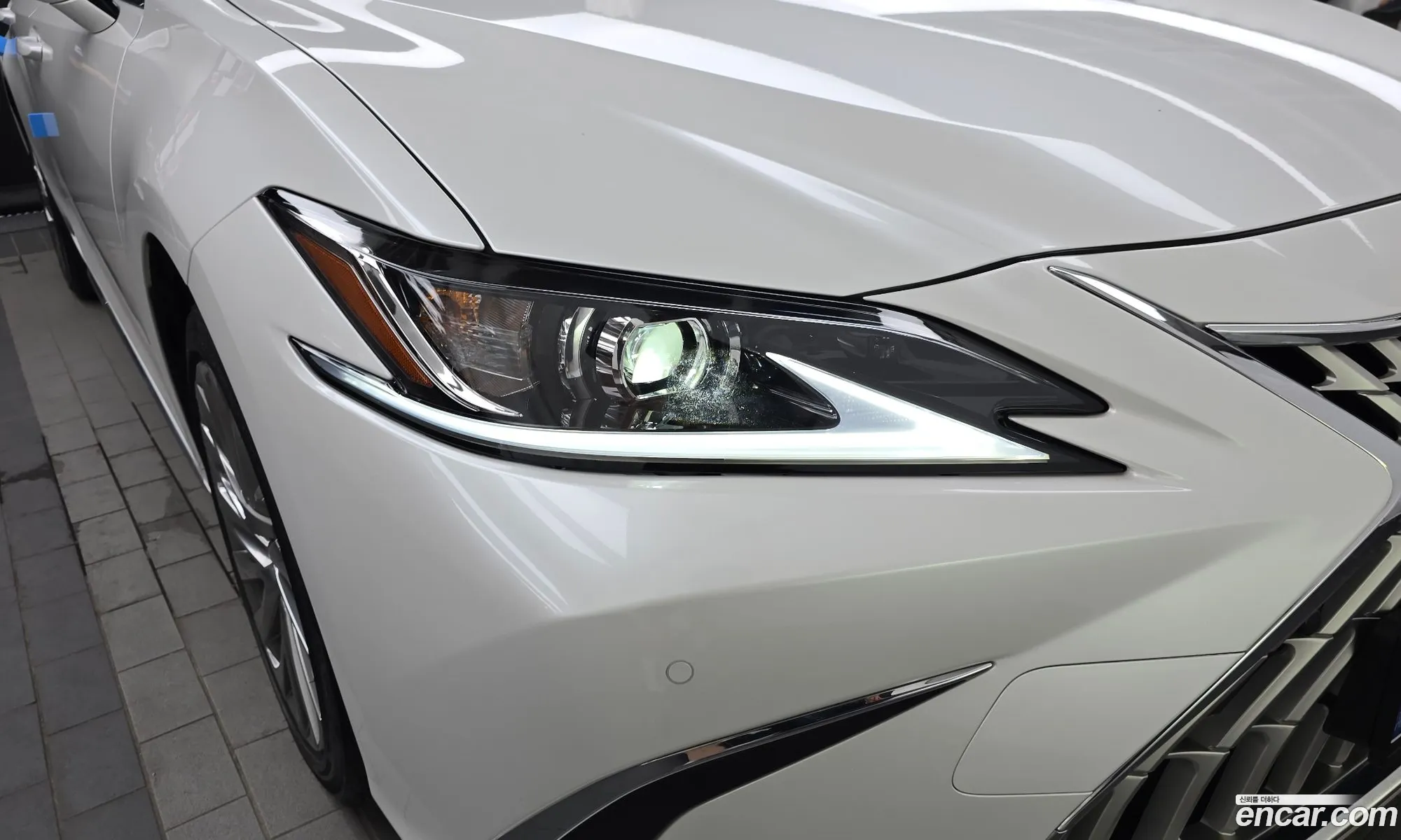 Lexus ES300h 7th Gen 2025 JTHBA1C1XT2029089 — 18