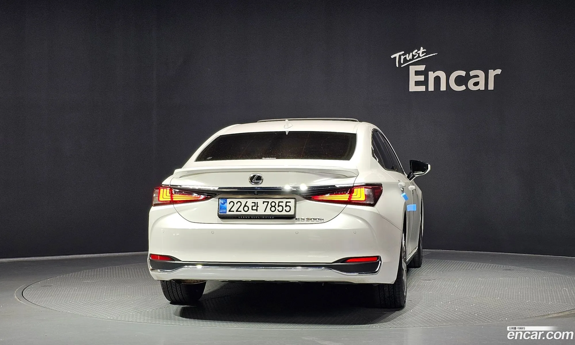Lexus ES300h 7th Gen 2025 JTHBA1C1XT2029089 — 26
