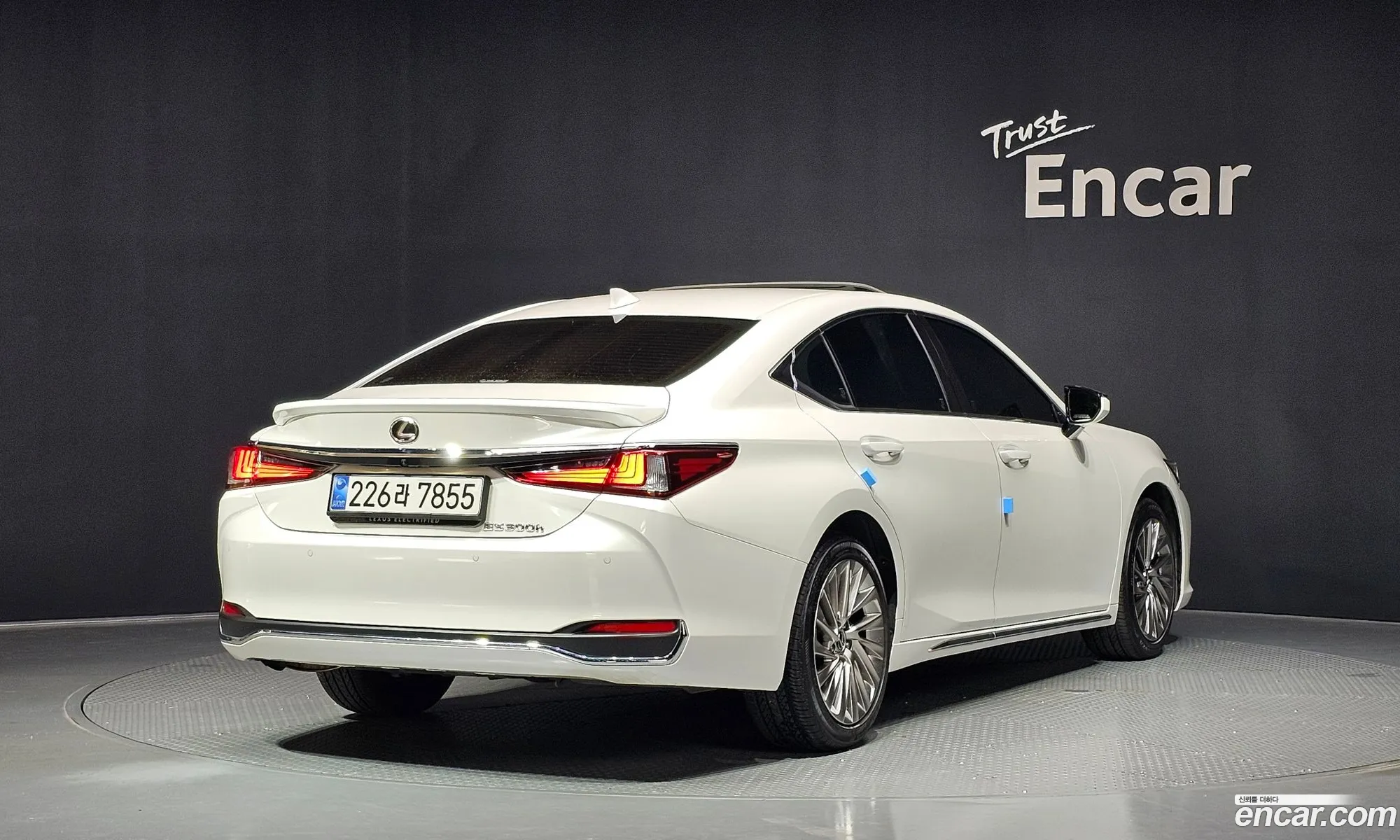 Lexus ES300h 7th Gen 2025 JTHBA1C1XT2029089 — 9
