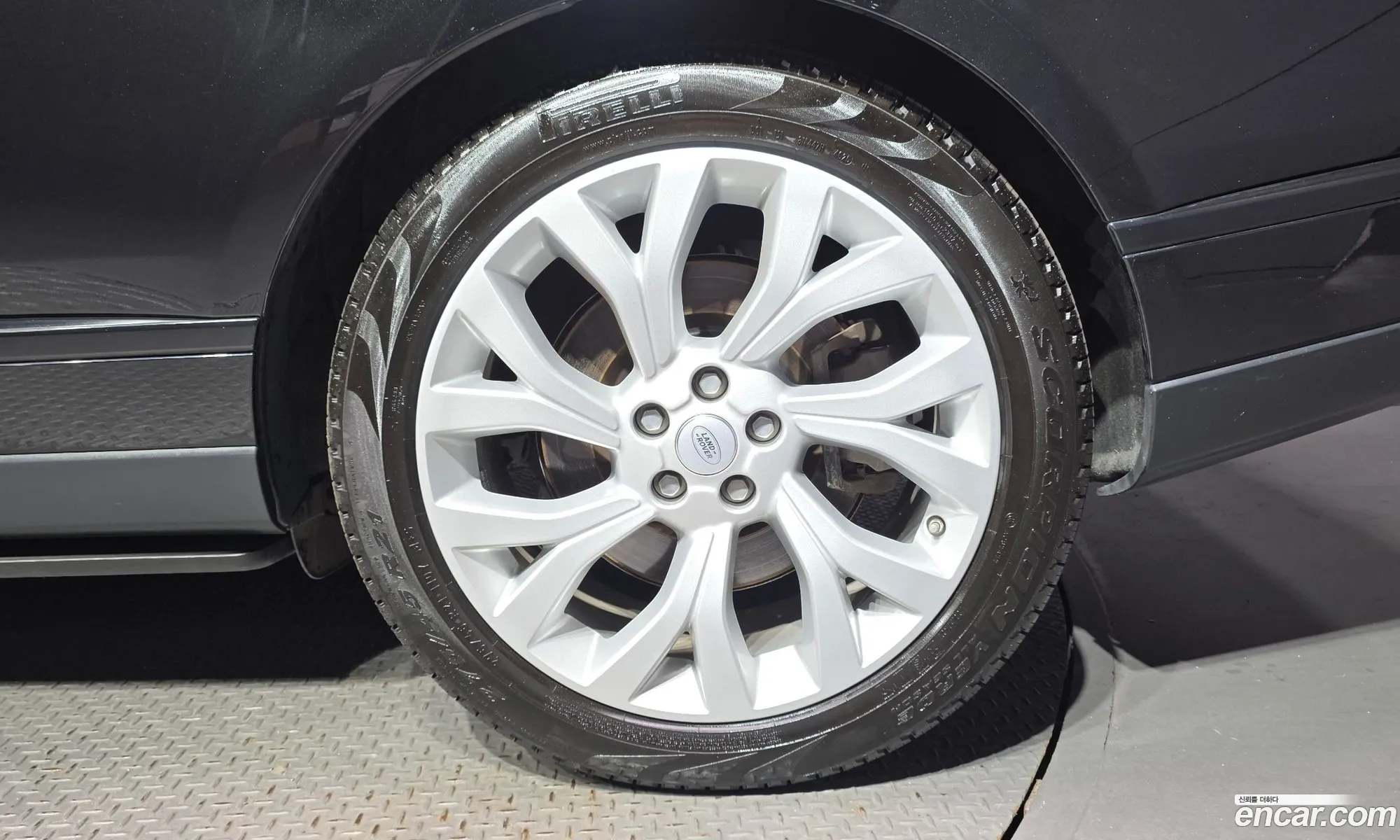 Land Rover Range Rover 2021 SALGA2BW4MA437761 — 4