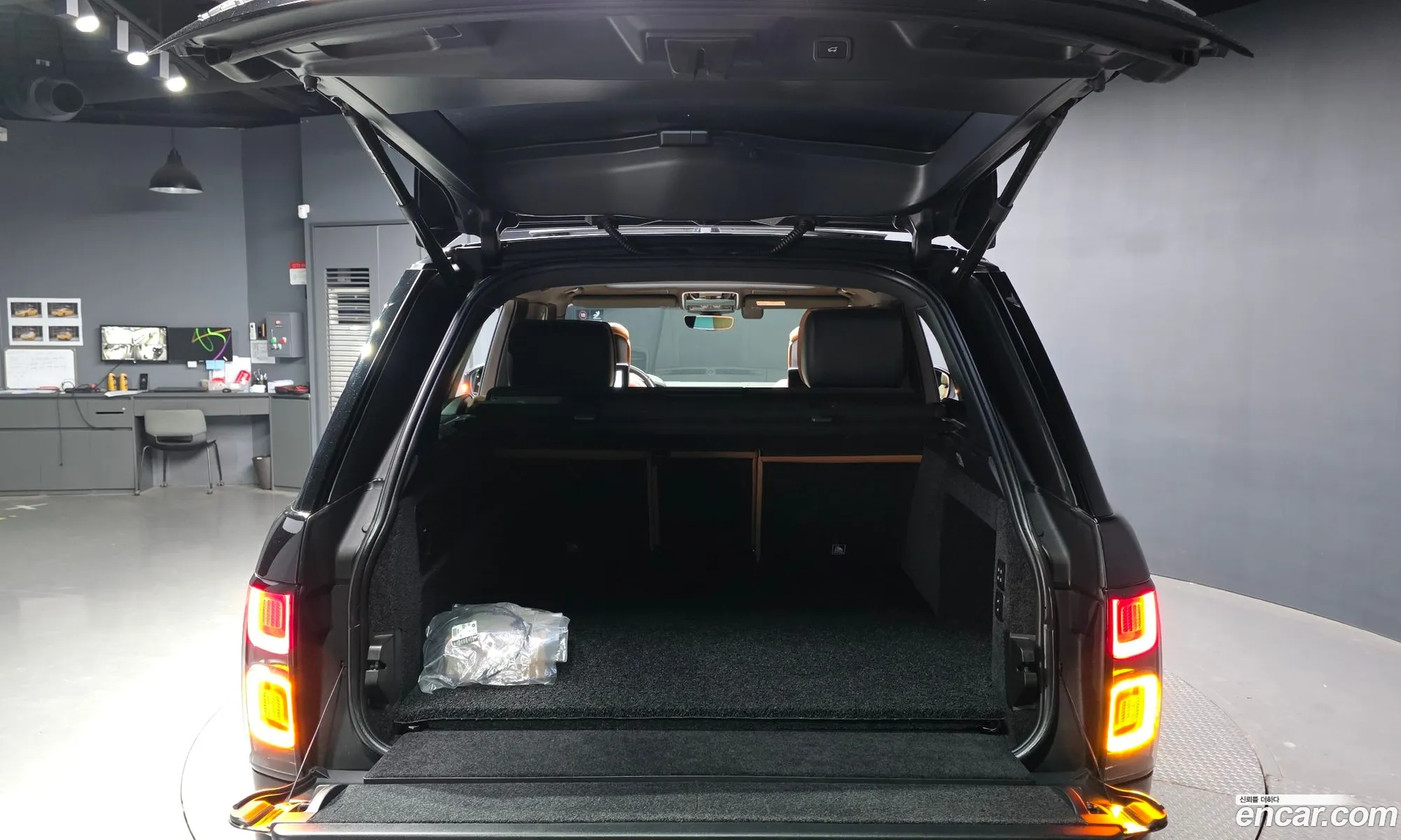 Land Rover Range Rover 2021 SALGA2BW4MA437761 — 8