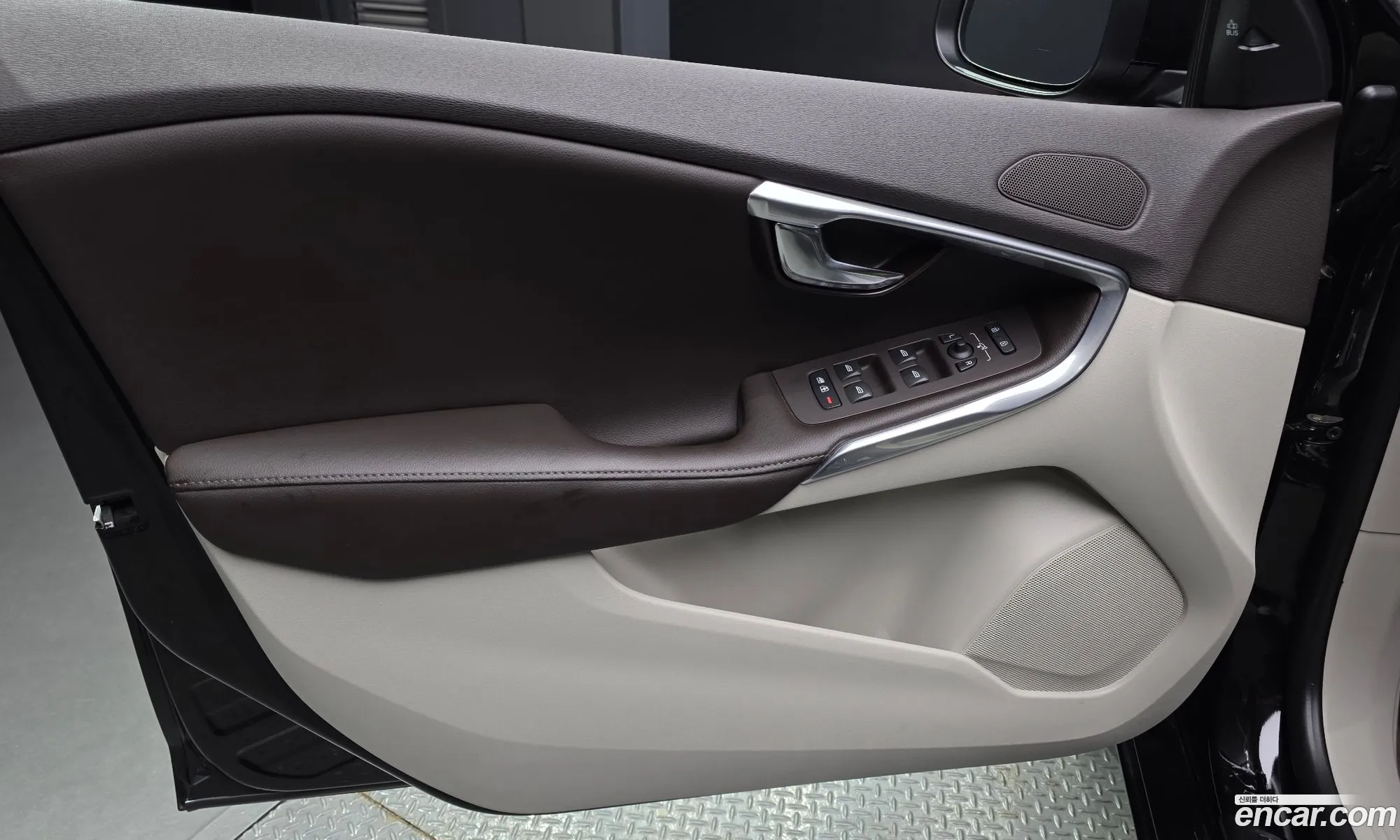 Volvo V40 2016 YV1MV40LDG2316077 — 21